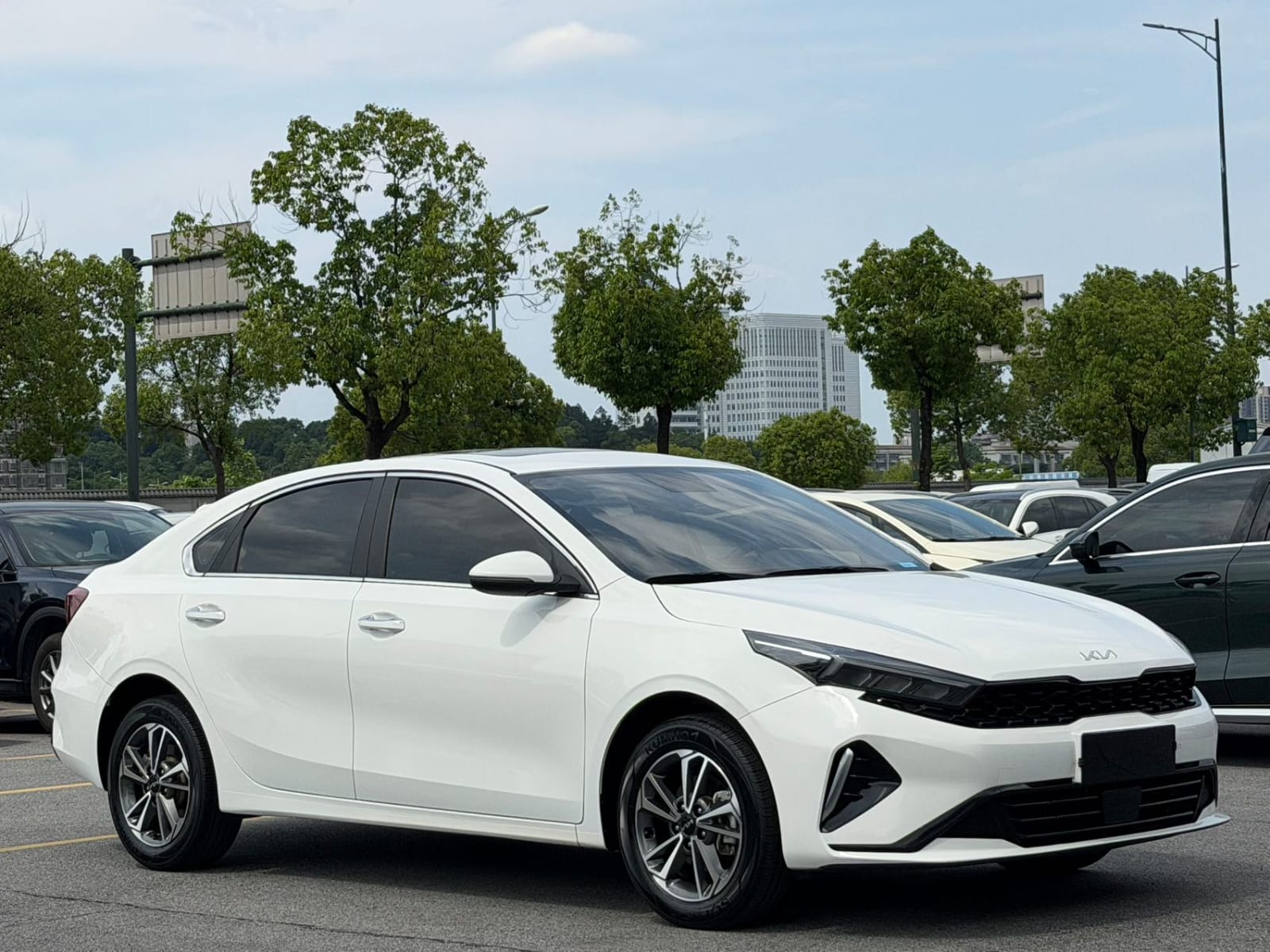 Kia K3 1.5L CVT Deluxe Edition