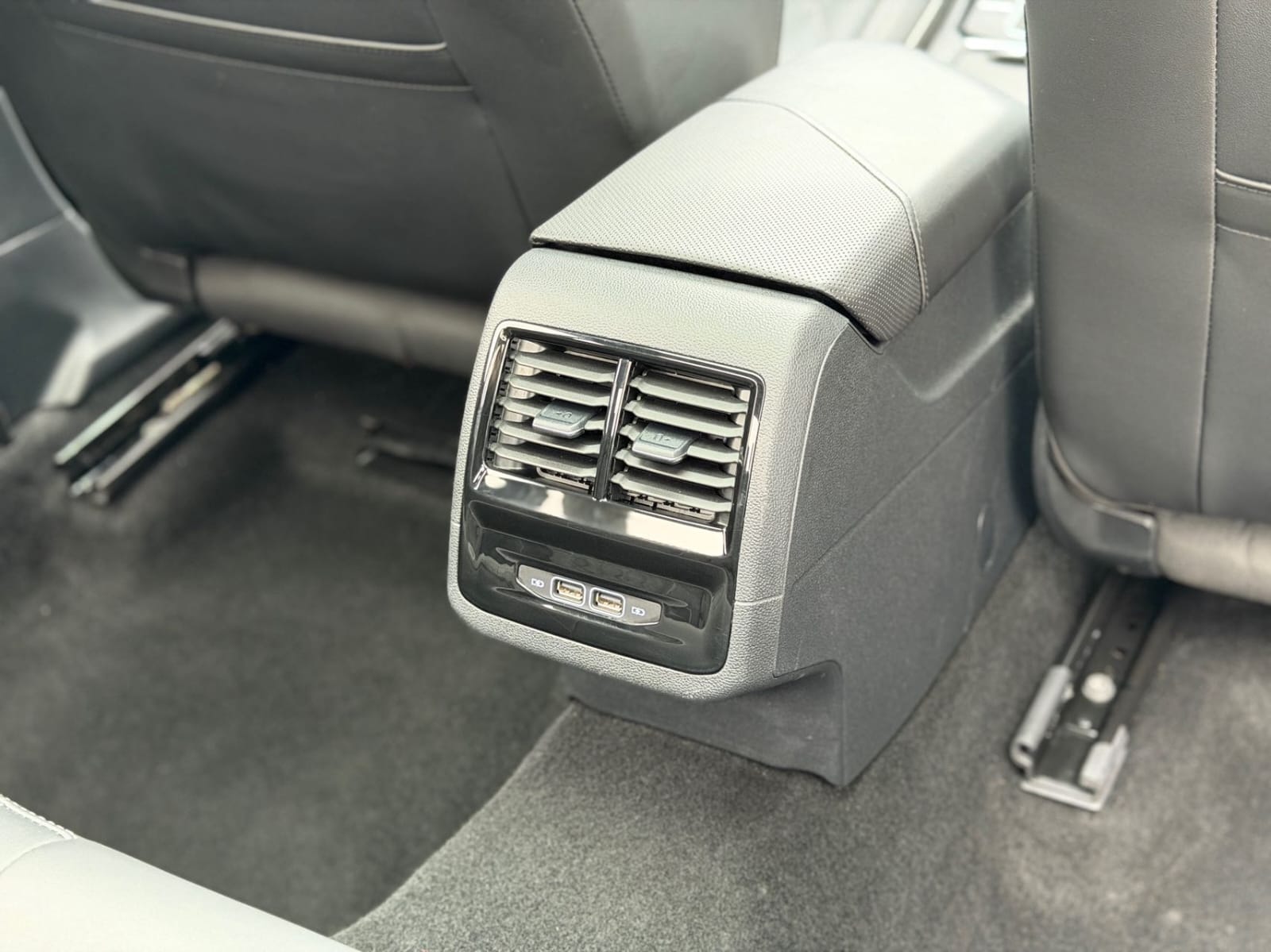 Volkswagen Sagitar 280TSI DSG Lite