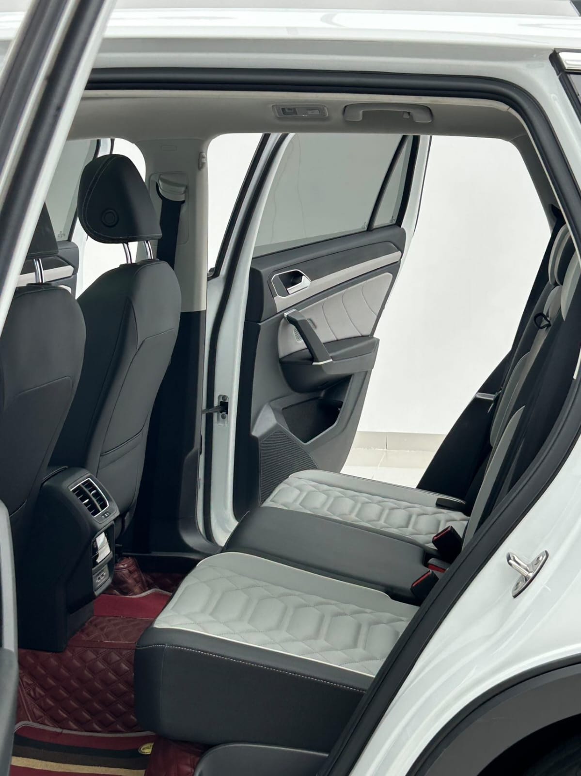 Volkswagen Tayron 280TSI Deluxe Plus Premium Edition