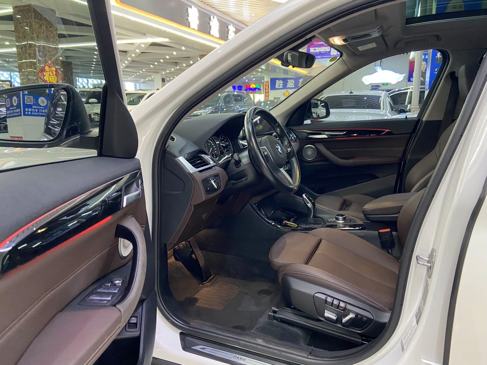 BMW X1 sDrive20Li Premium Edition - Фото 4