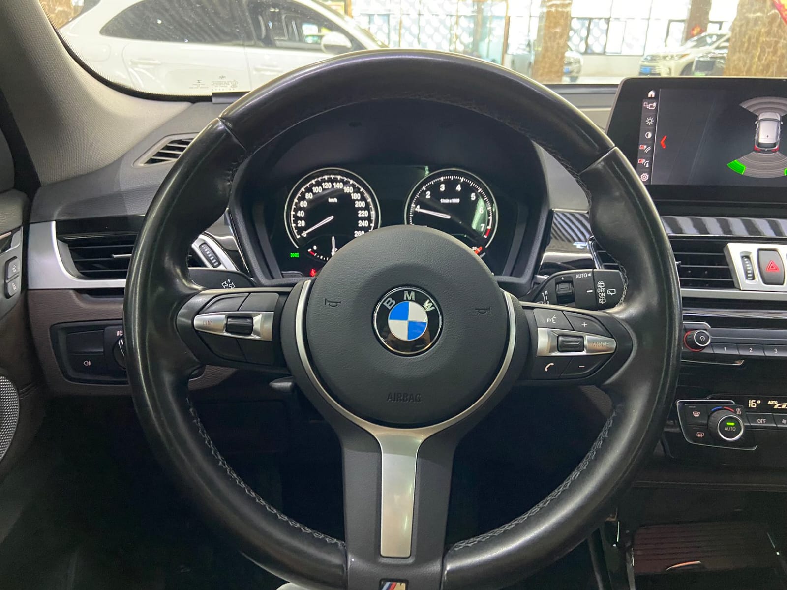 BMW X1 sDrive20Li Premium Edition - Фото 7