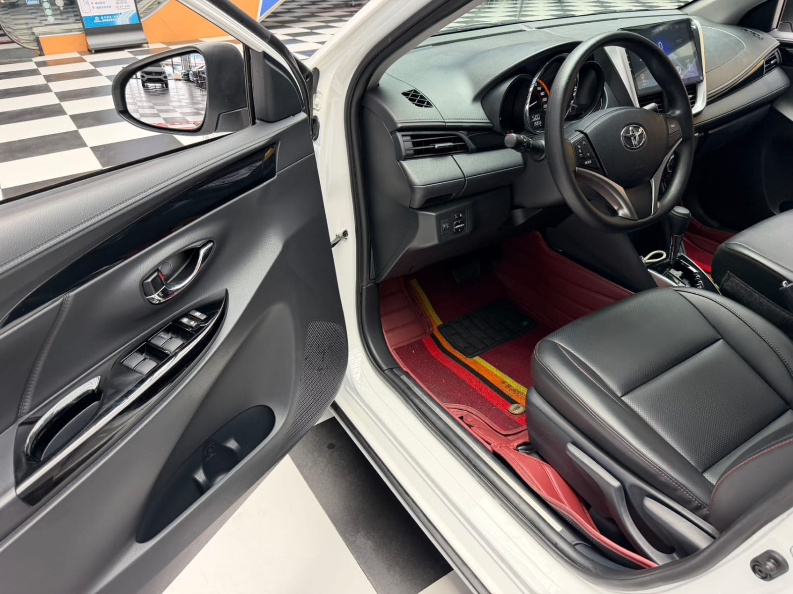 Toyota Yaris L Luxury