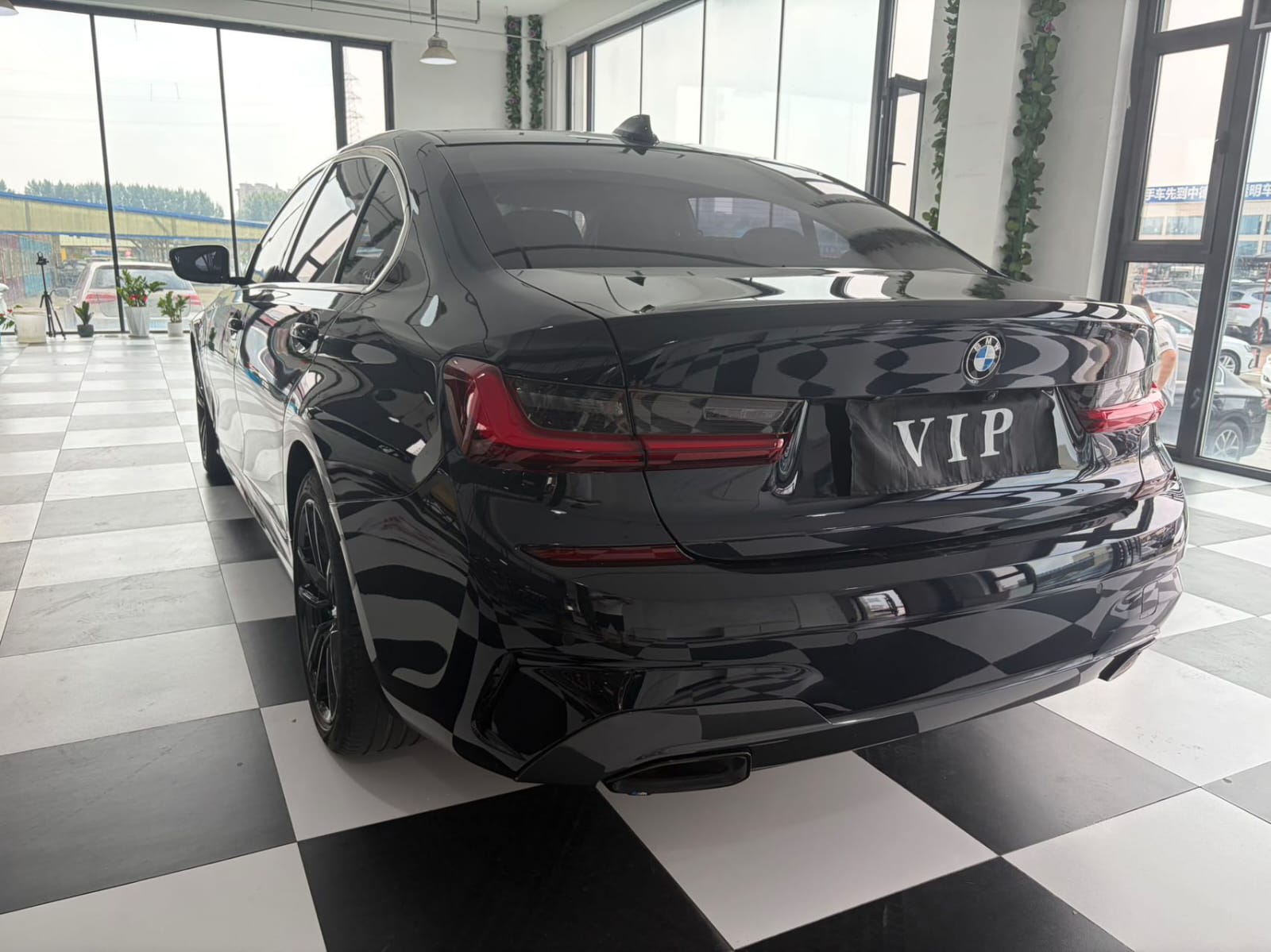 BMW 3 Series 320Li 2.0T Sport Edition - Фото 3