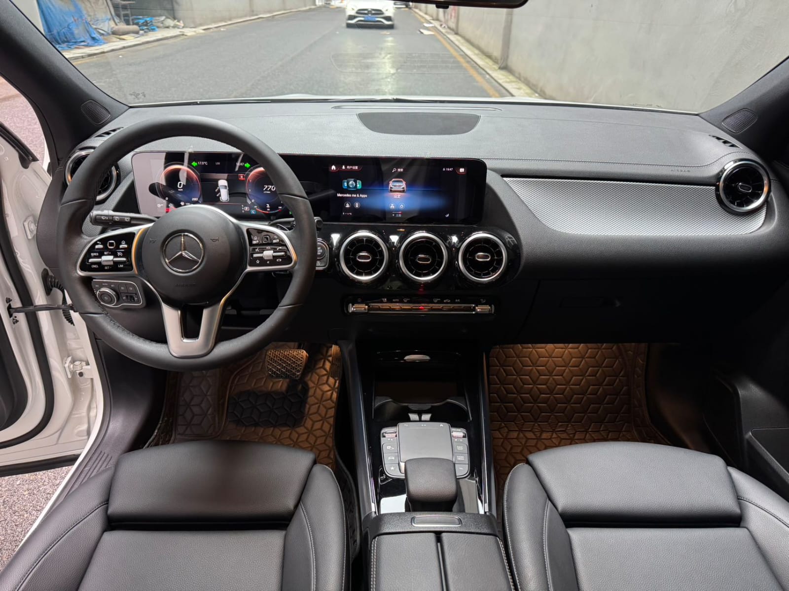 Mercedes-Benz GLA 180 - Фото 5