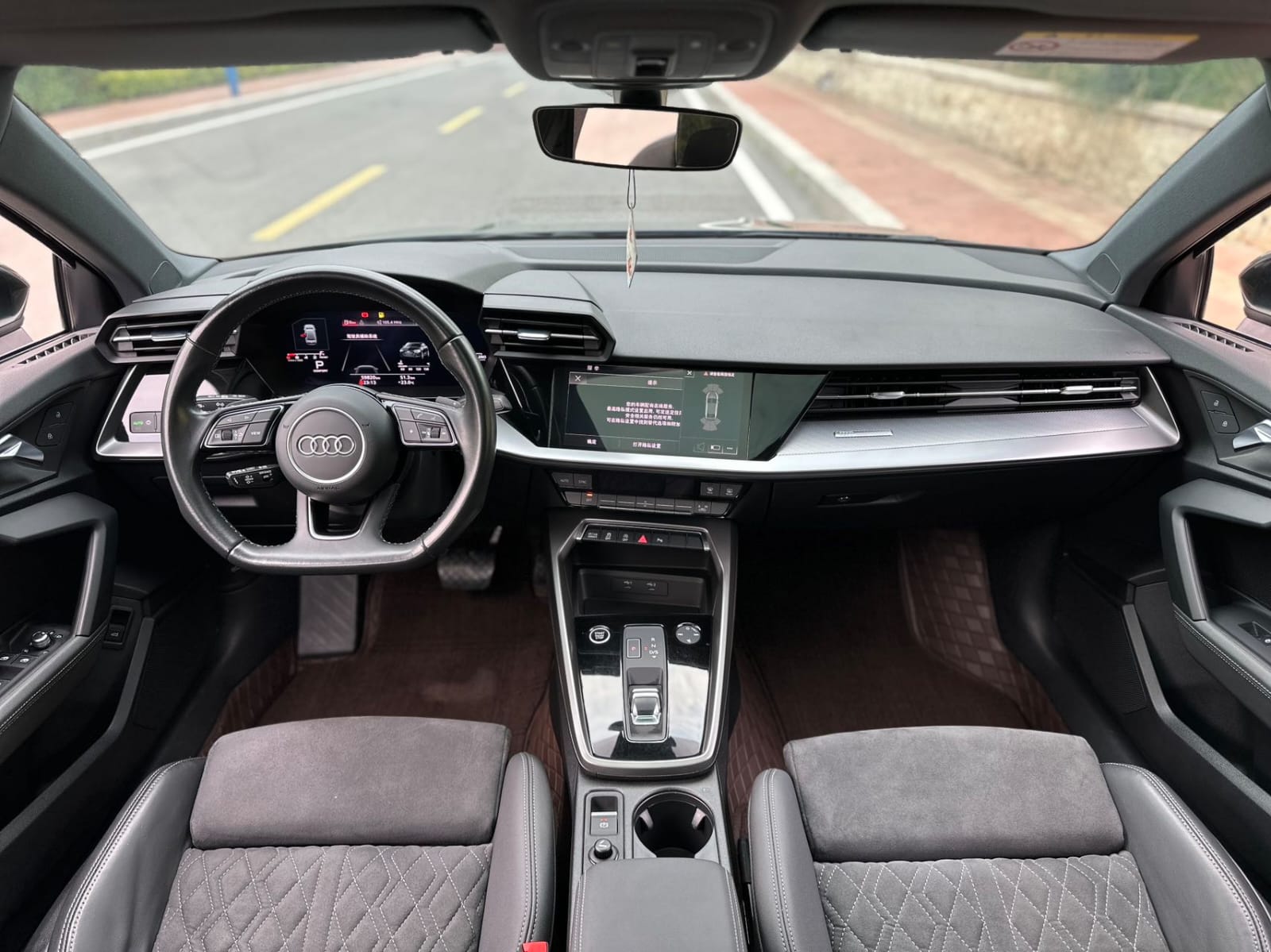 Audi A3L Limousine 35 TFSI Luxury Sport