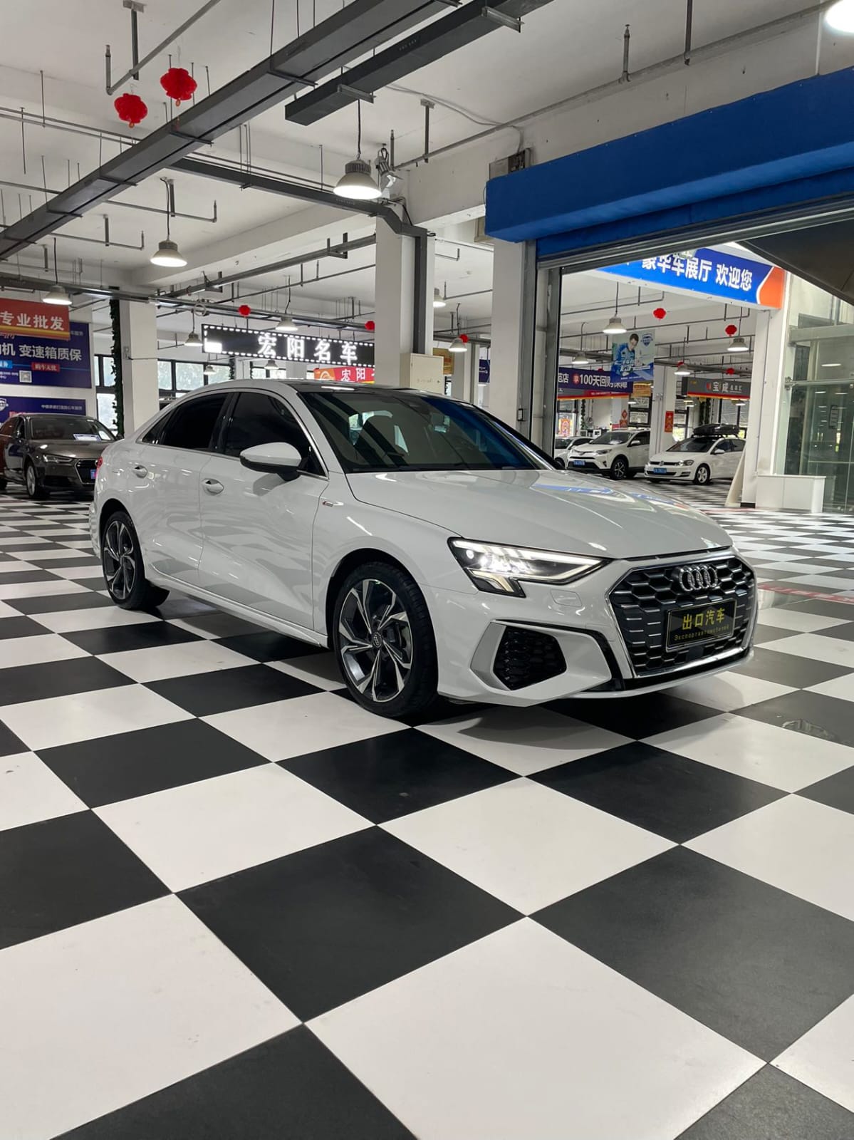 Audi A3L Limousine 35 TFSI Sport Fashion - Фото 2