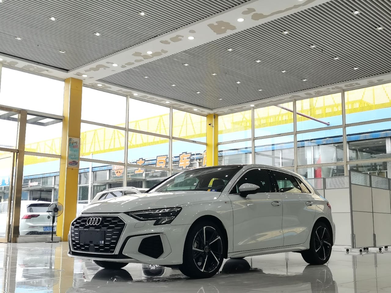 Audi A3 Sportback 35 TFSI - Фото 1
