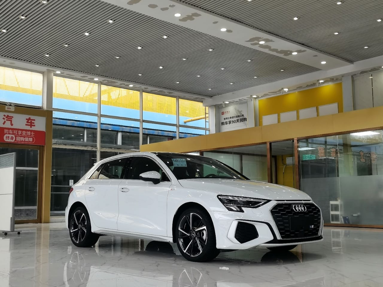 Audi A3 Sportback 35 TFSI - Фото 2