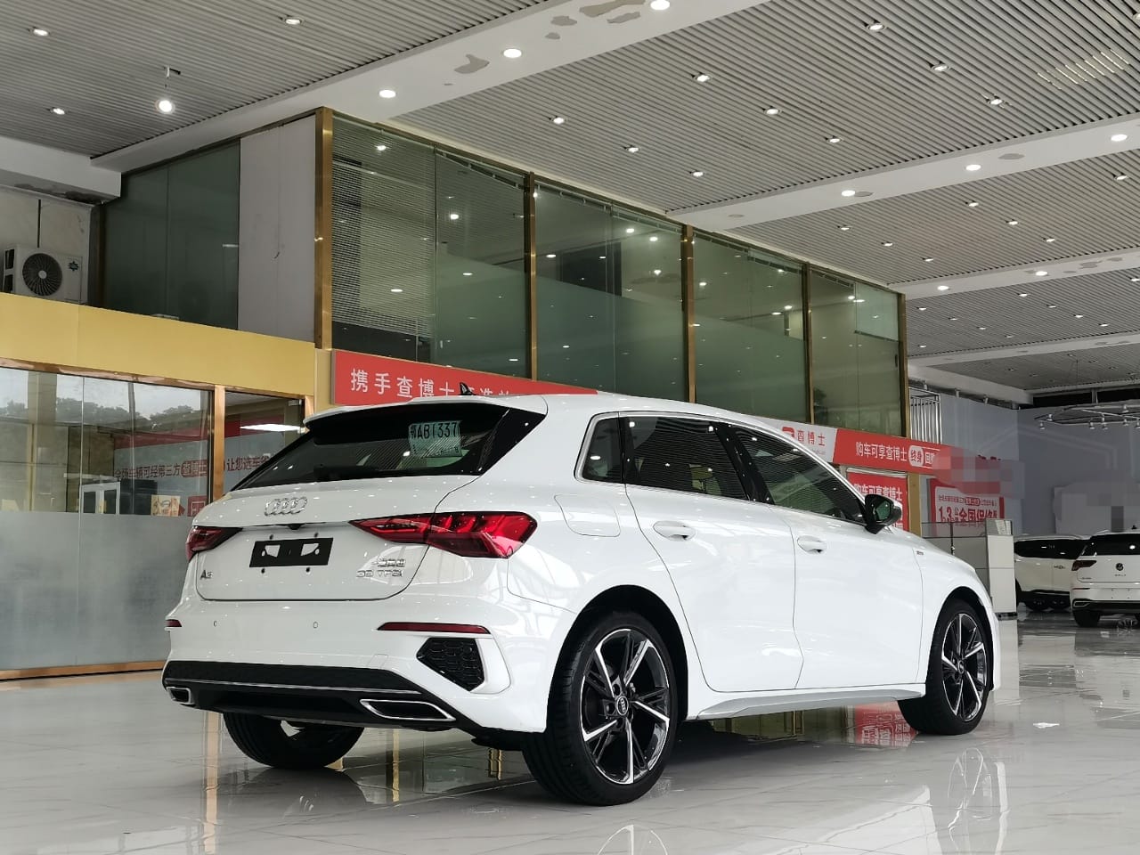 Audi A3 Sportback 35 TFSI - Фото 3