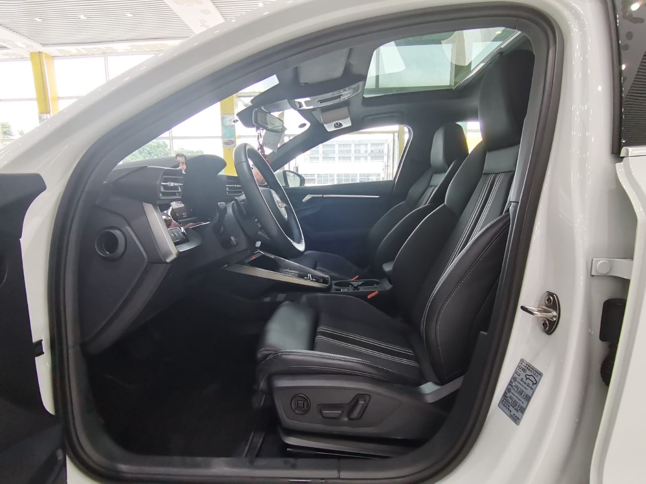Audi A3 Sportback 35 TFSI - Фото 4