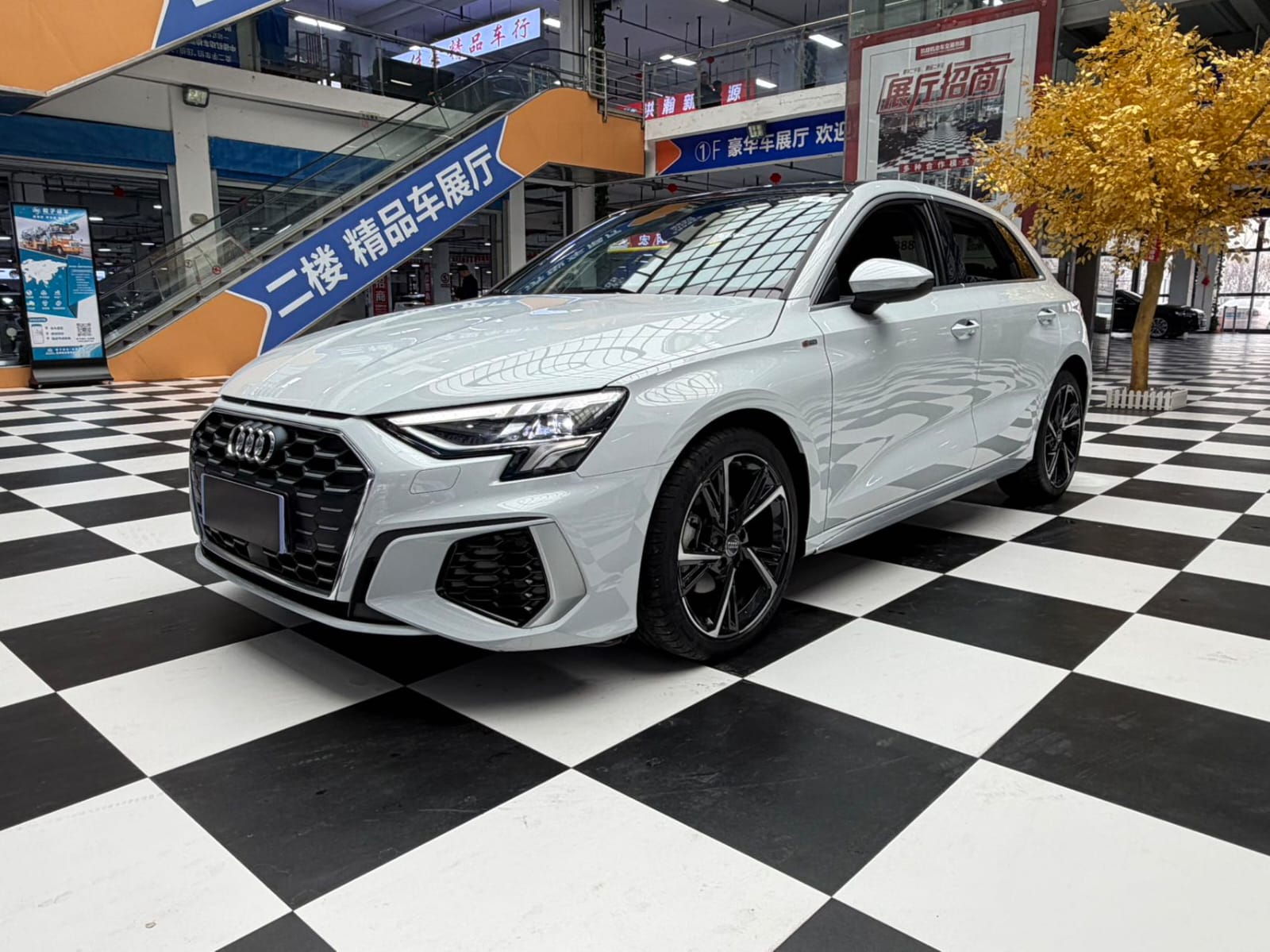 Audi A3 Sportback 35 TFSI - Фото 1