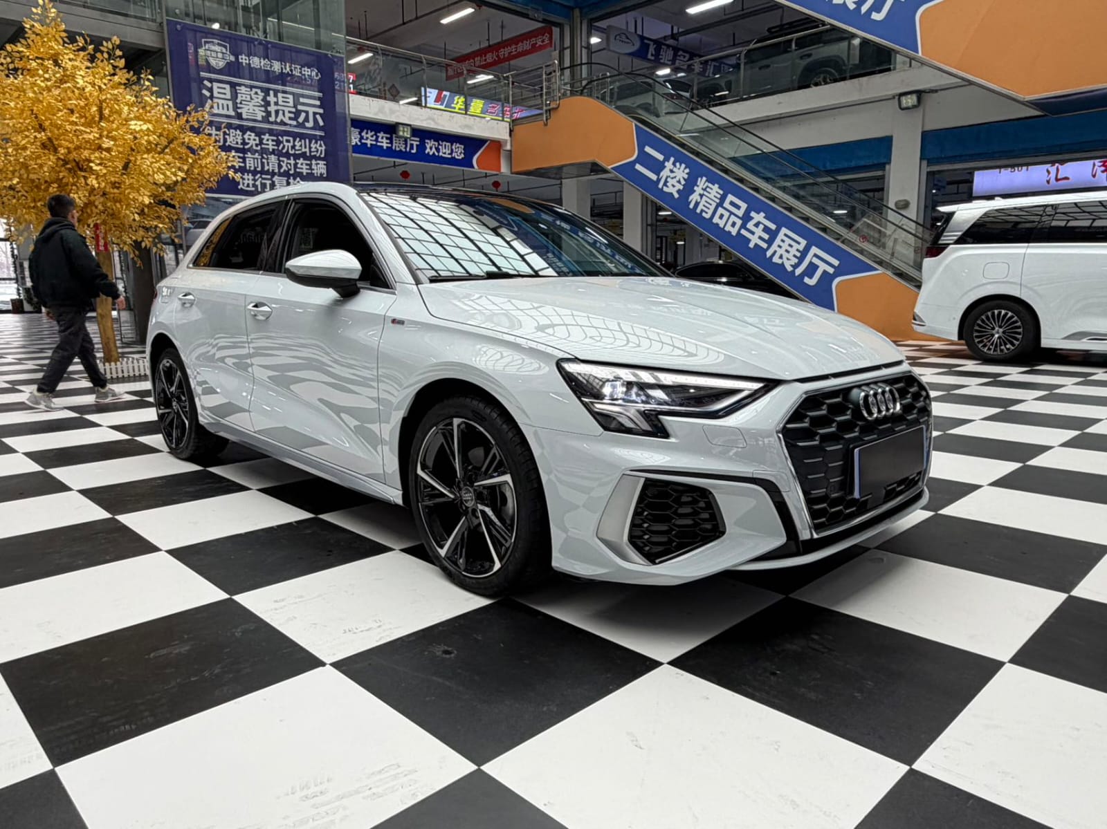 Audi A3 Sportback 35 TFSI - Фото 2