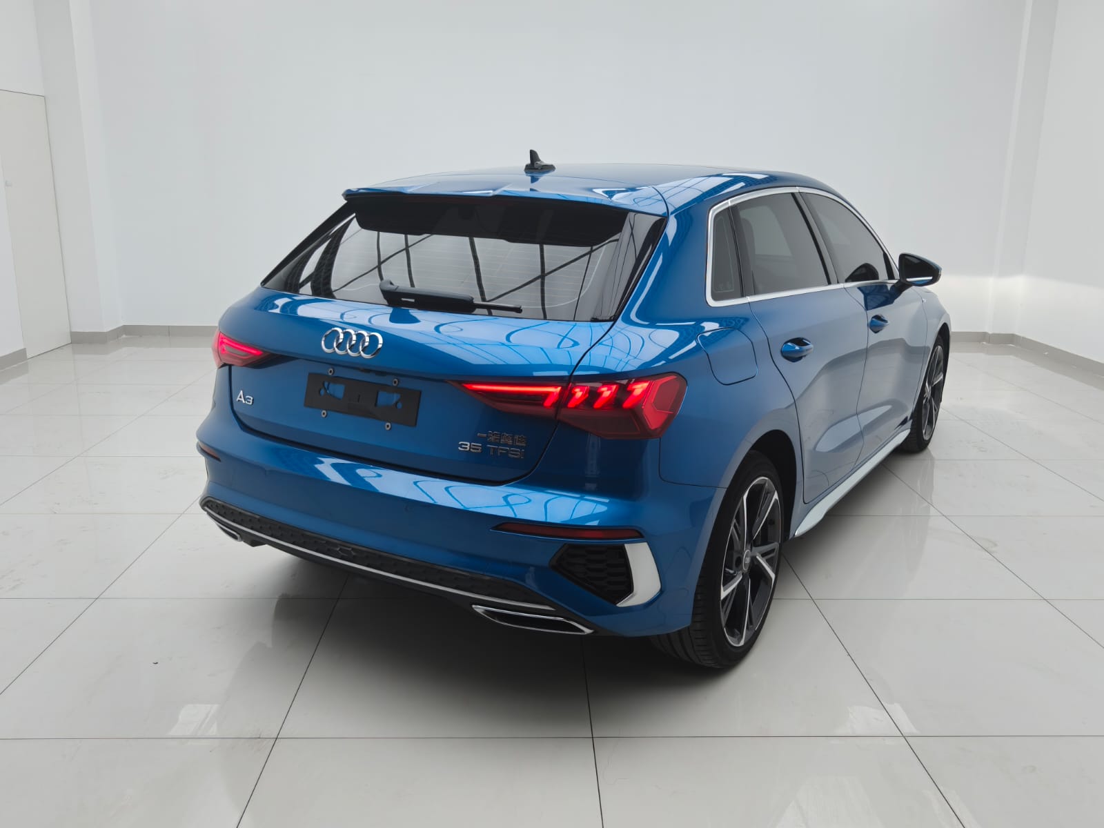 Audi A3 Sportback 35 TFSI Sport - Фото 3