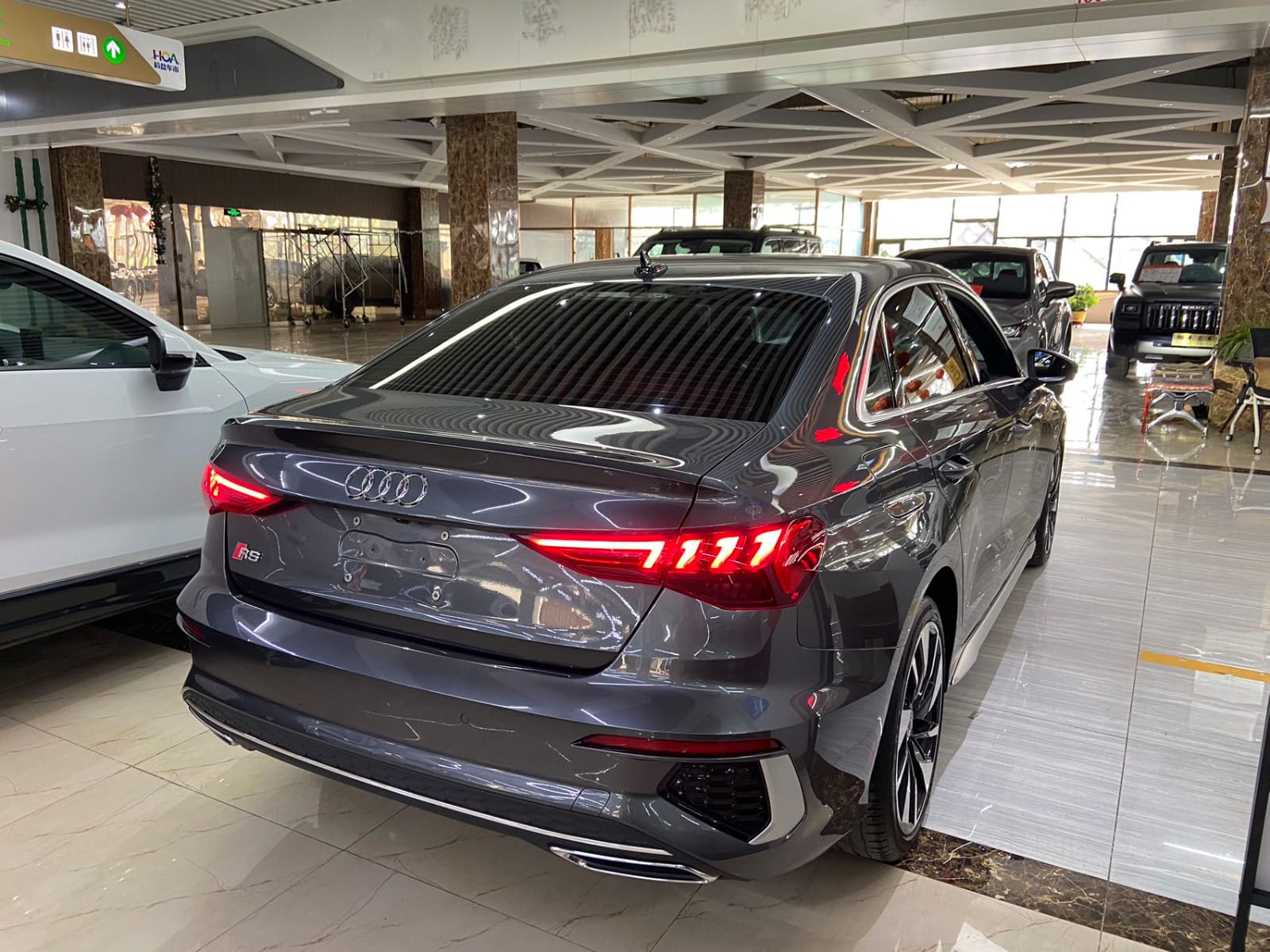 Audi A3L Limousine 35 TFSI Sport - Фото 3