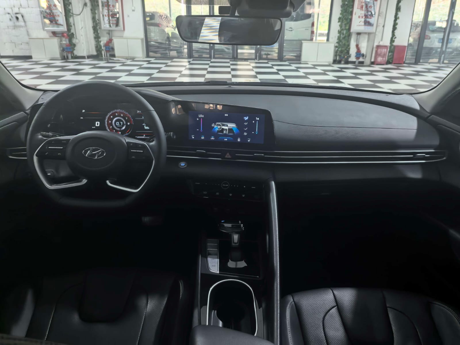 Hyundai Elantra Premium 1.5L - Фото 6