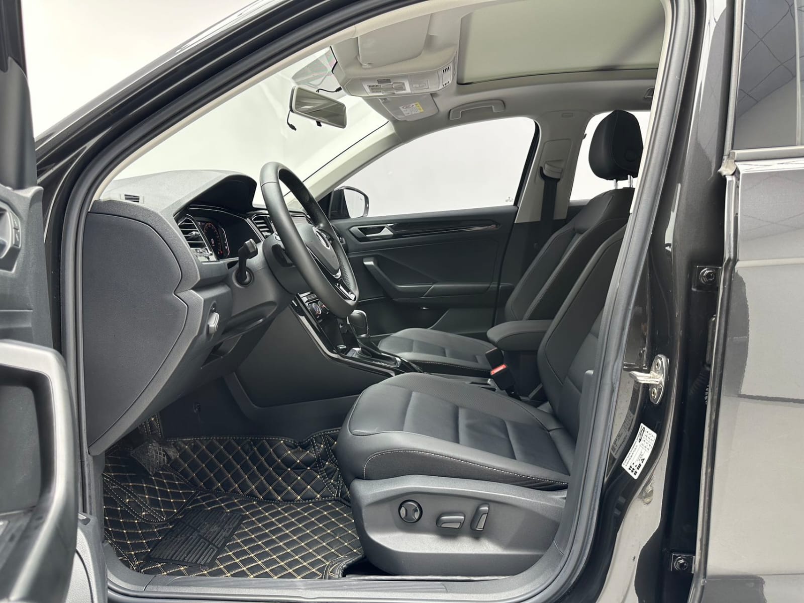 Volkswagen T-Roc Tango 280TSI DSG - Фото 4