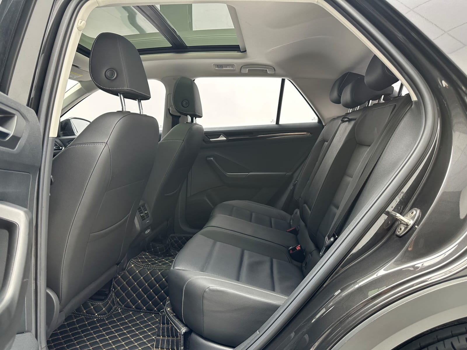 Volkswagen T-Roc Tango 280TSI DSG - Фото 5