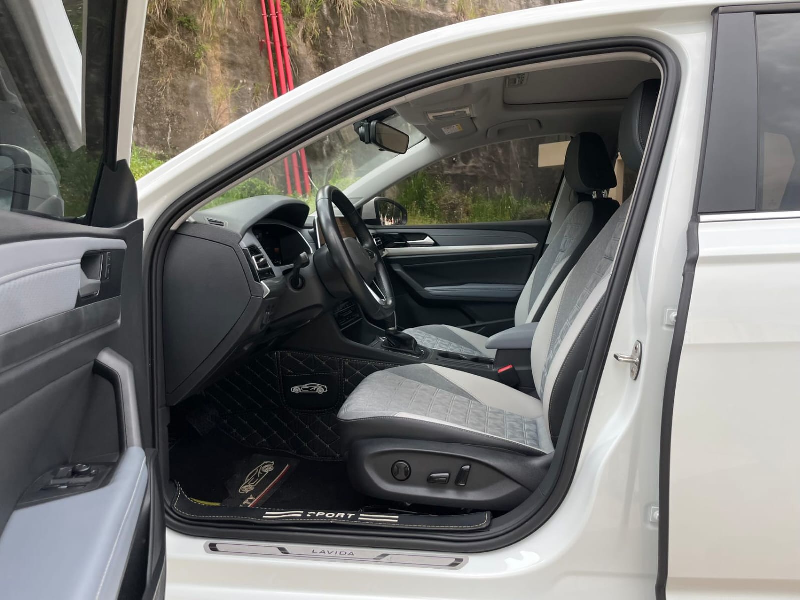 Volkswagen Lavida 280TSI - Фото 3