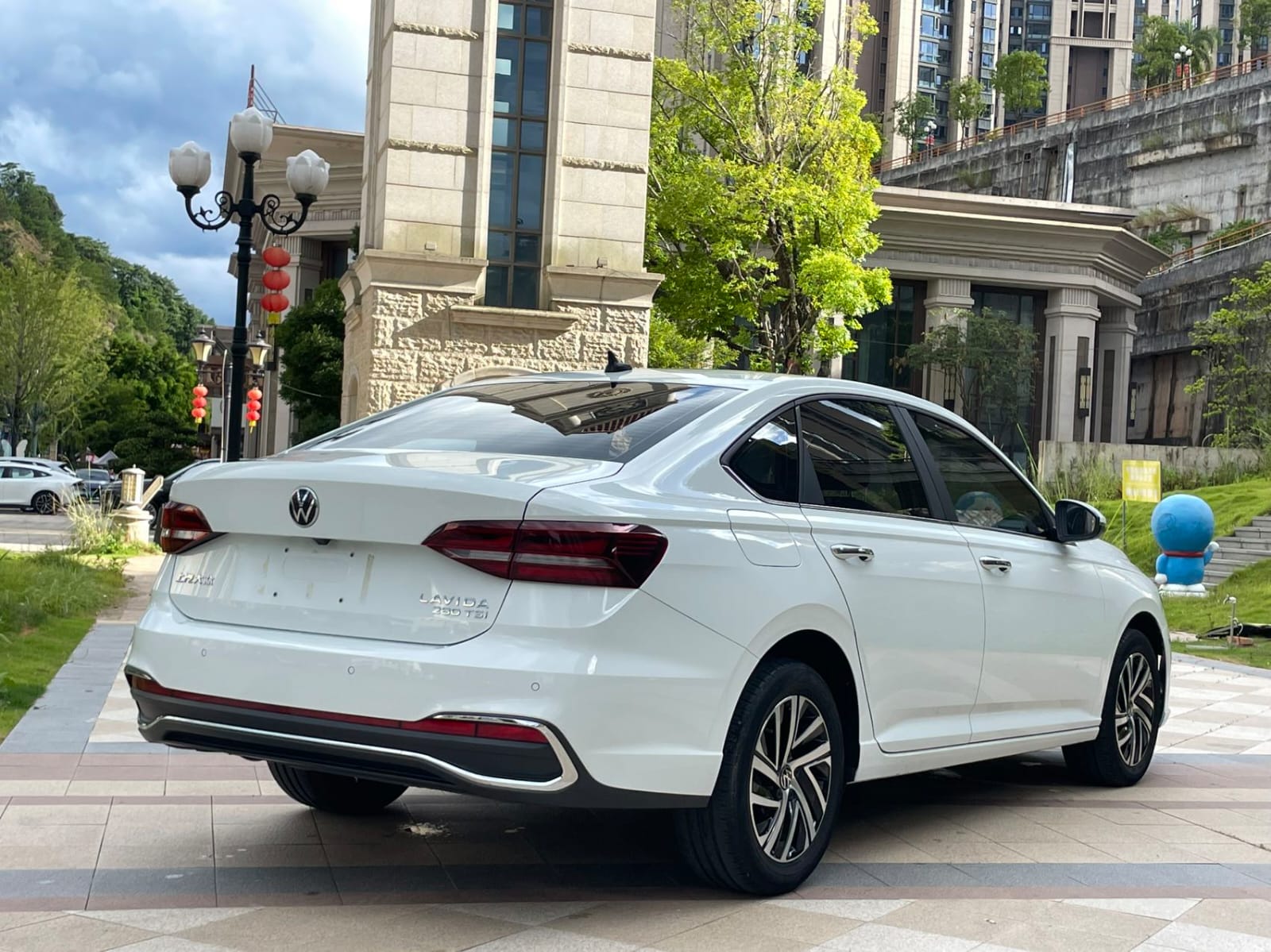 Volkswagen Lavida 280TSI - Фото 4