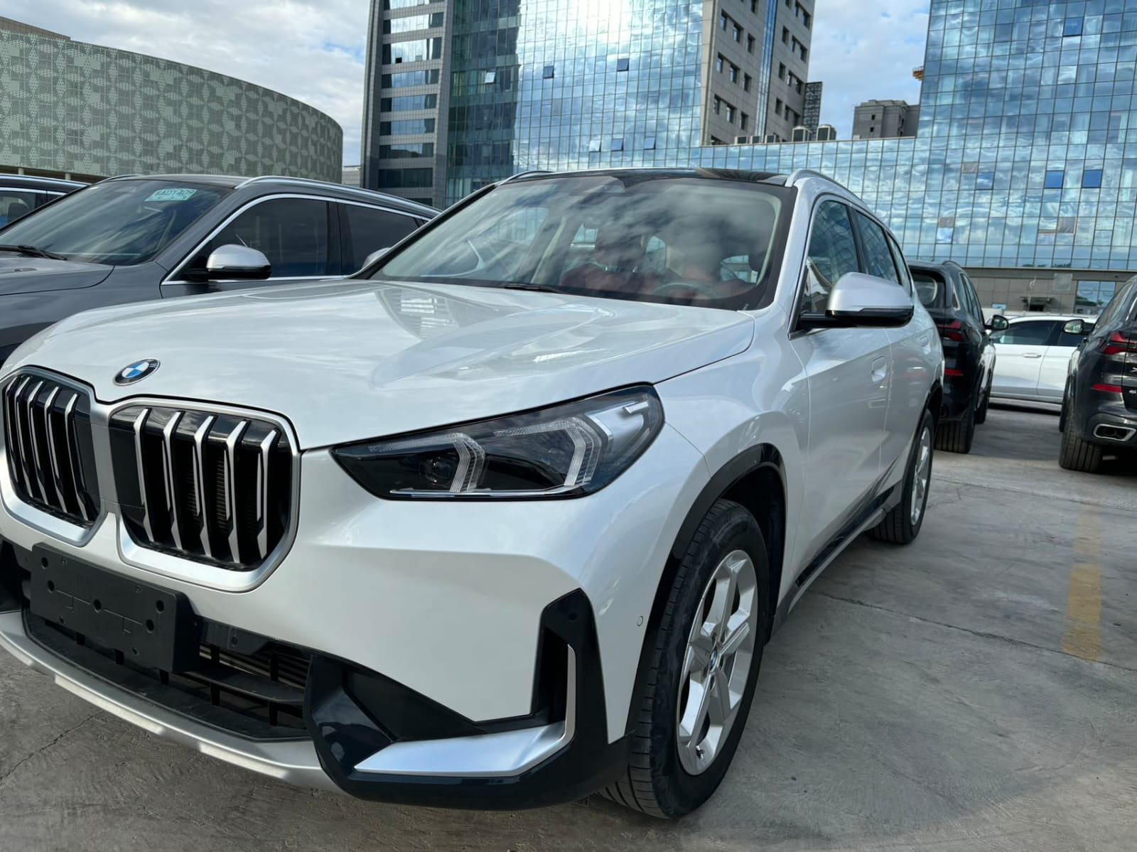 BMW X1sDrive20Li - Фото 1