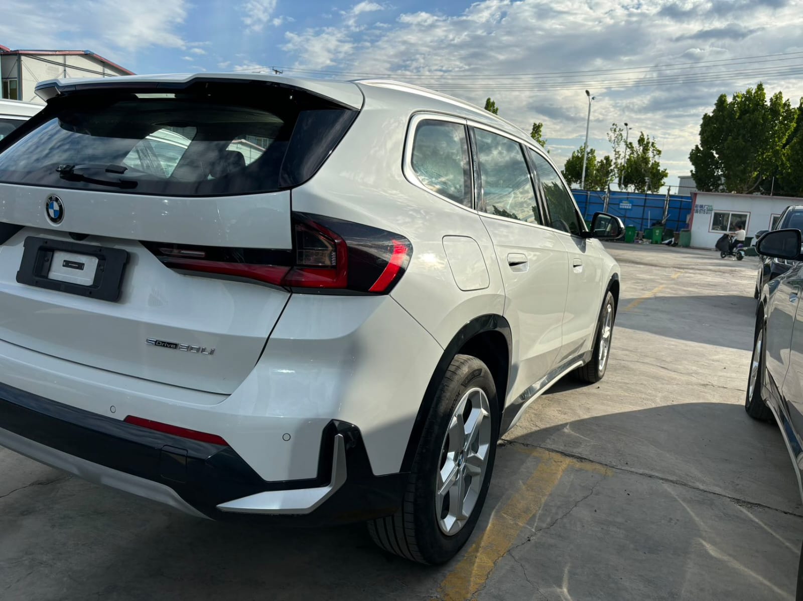 BMW X1sDrive20Li - Фото 3