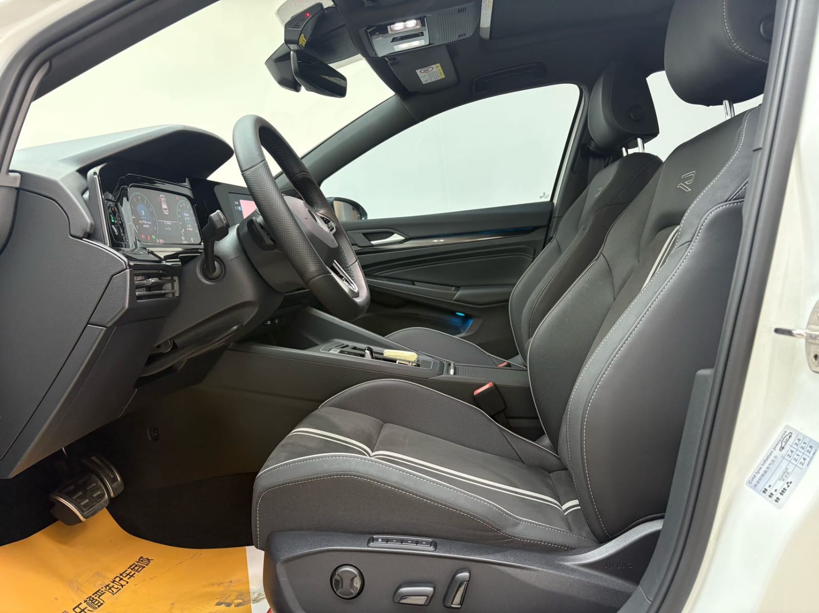 Volkswagen Golf 280TSI DSG R-Line - Фото 4