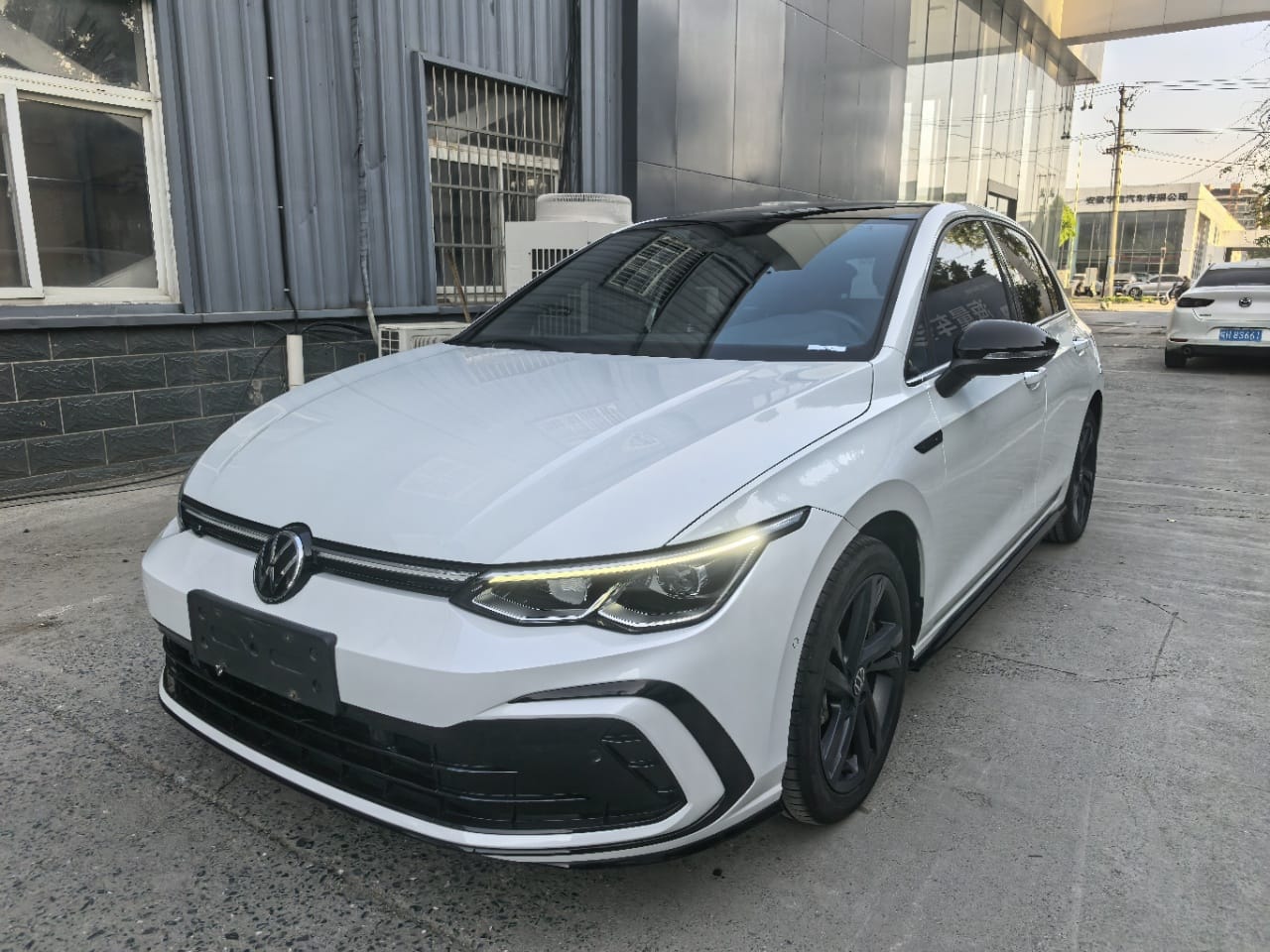 Volkswagen Golf 280TSI DSG R-Line Lite - Фото 1