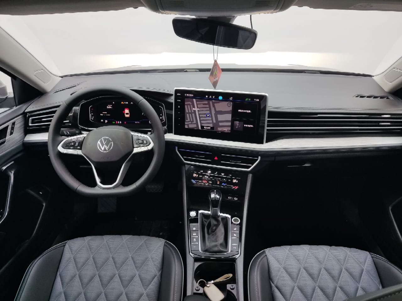 Volkswagen Sagitar 280TSI DSG Overpass Plus Edition