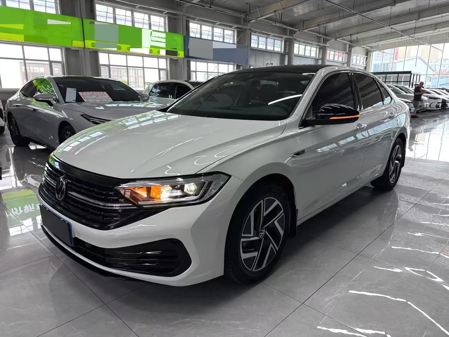 Volkswagen Sagitar 280TSI Plus Edition