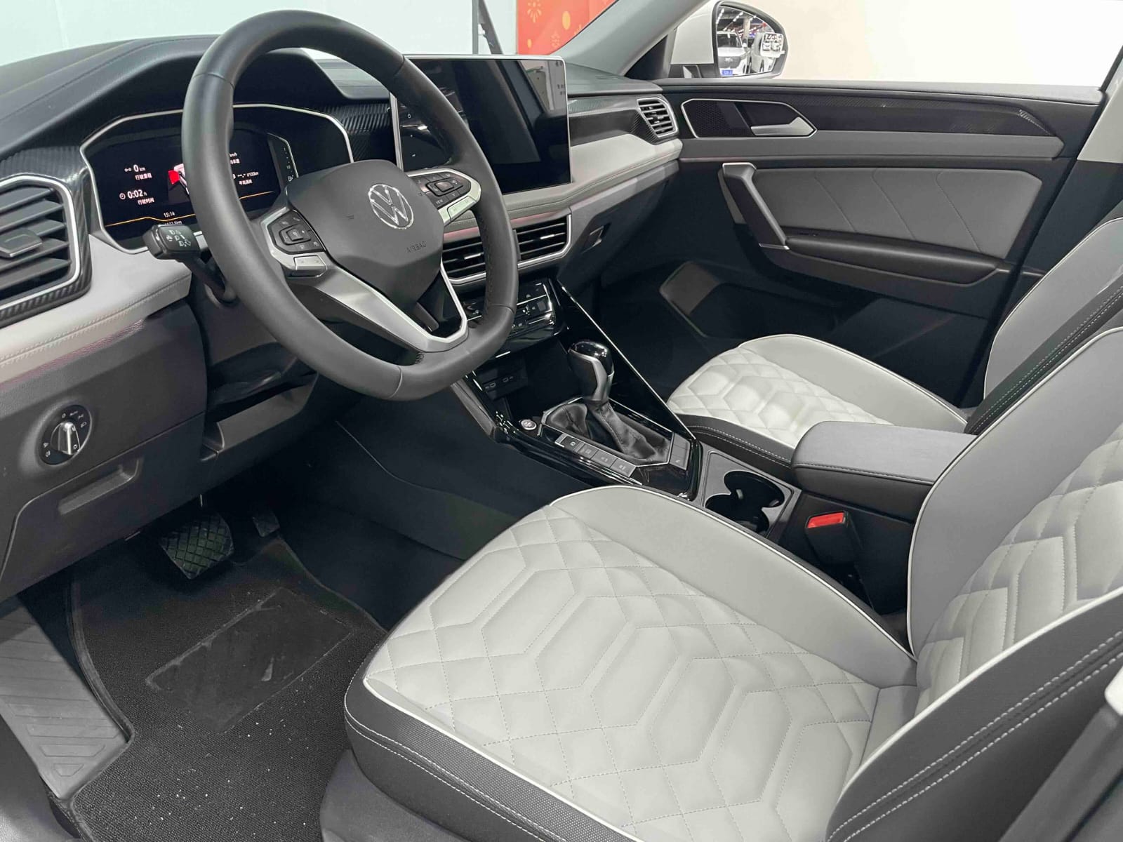 Volkswagen Tayron 280TSI Deluxe Plus Premium Edition - Фото 4
