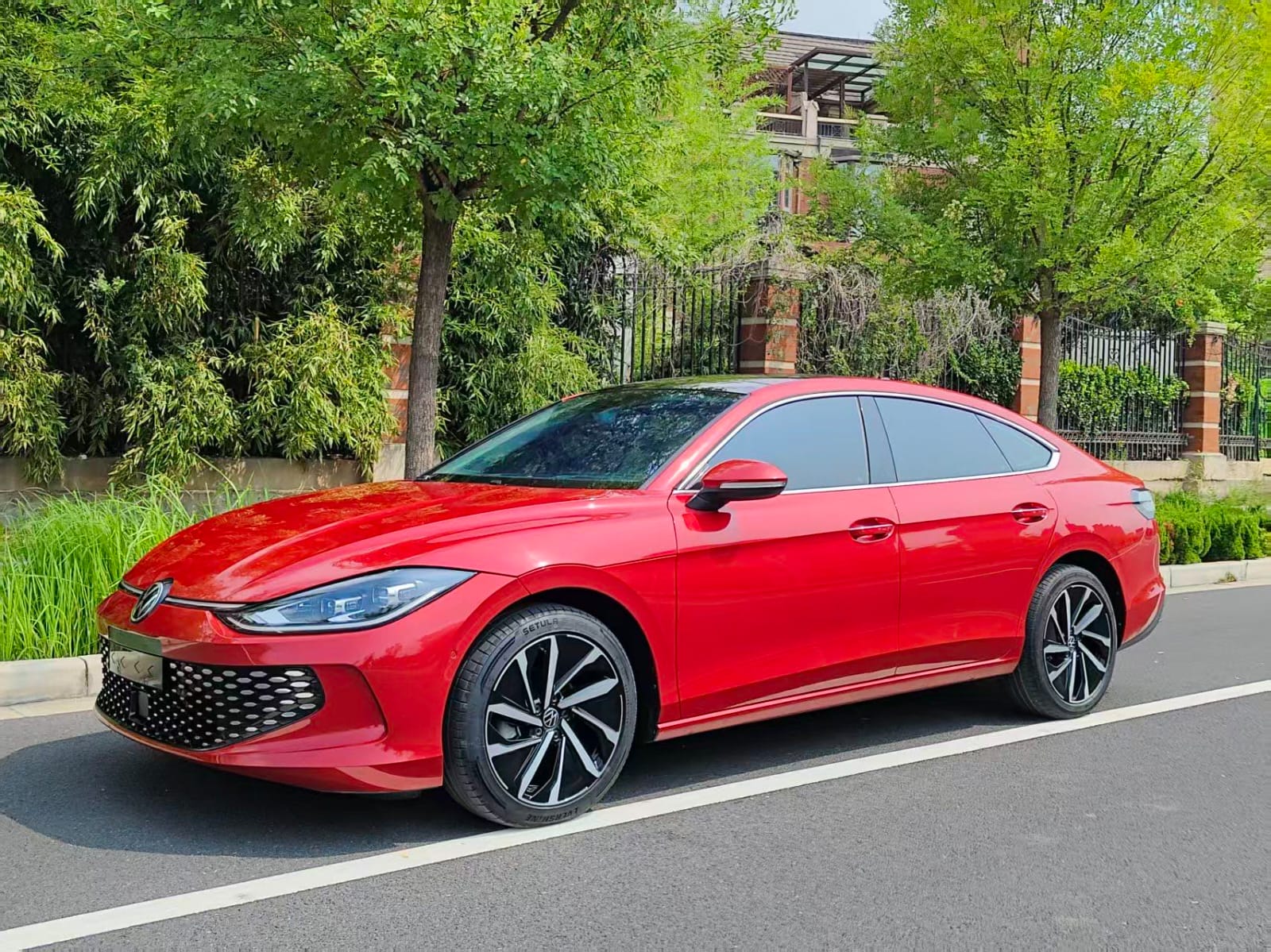 Volkswagen Lamando L 280TSI DSG Flagship Edition - Фото 1