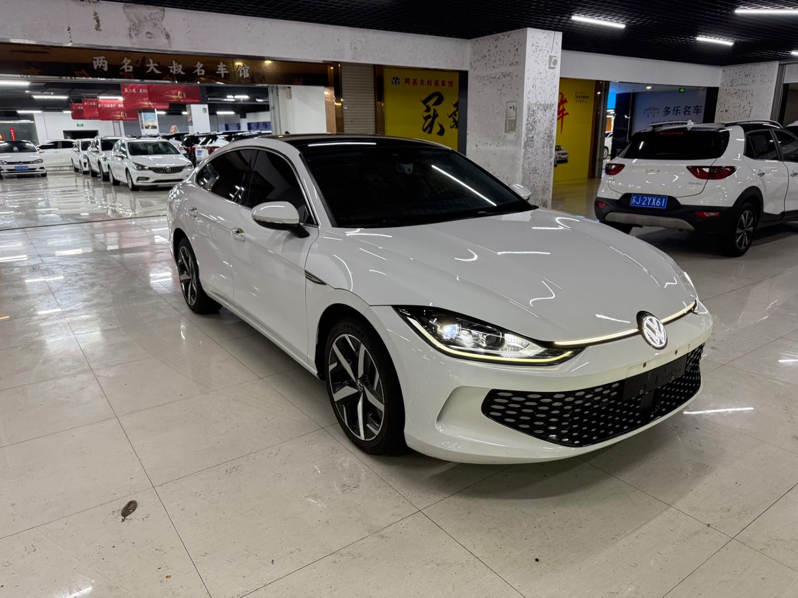 Volkswagen Lamando L 280TSI DSG Cool Hot Edition