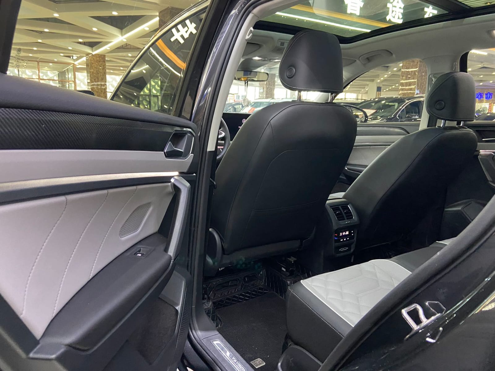 Volkswagen Tayron 1.4T 280TSI Deluxe Plus Premium Edition
