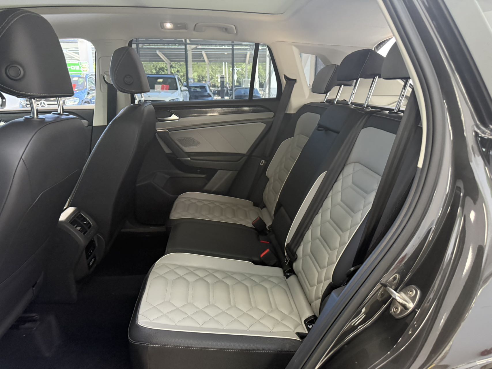 Volkswagen Tayron 280TSI Deluxe Plus Premium Edition
