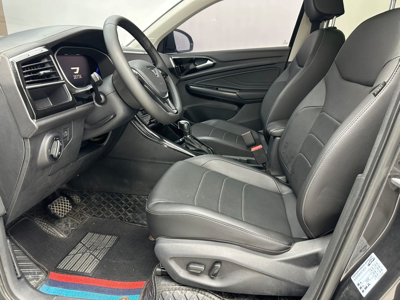 Jetta VS7 Black Front 1.4T Auto Honor Pro