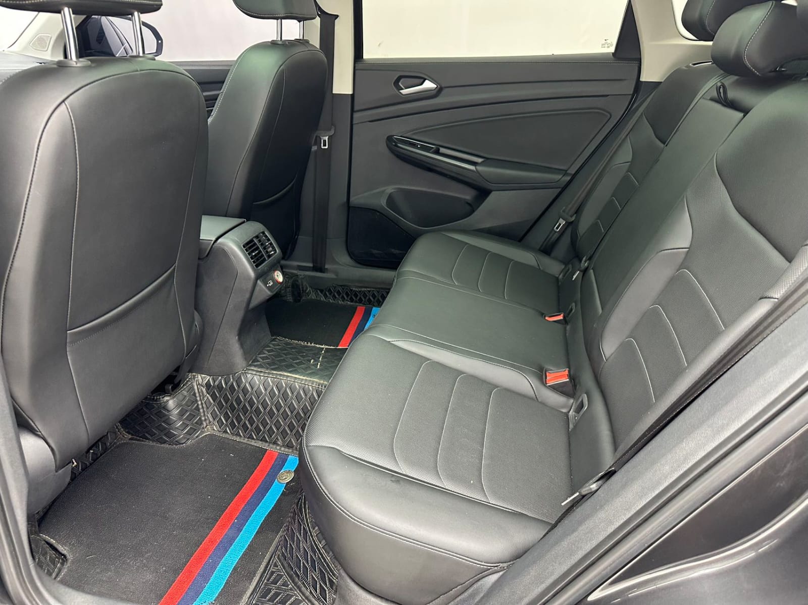 Jetta VS7 Black Front 1.4T Auto Honor Pro