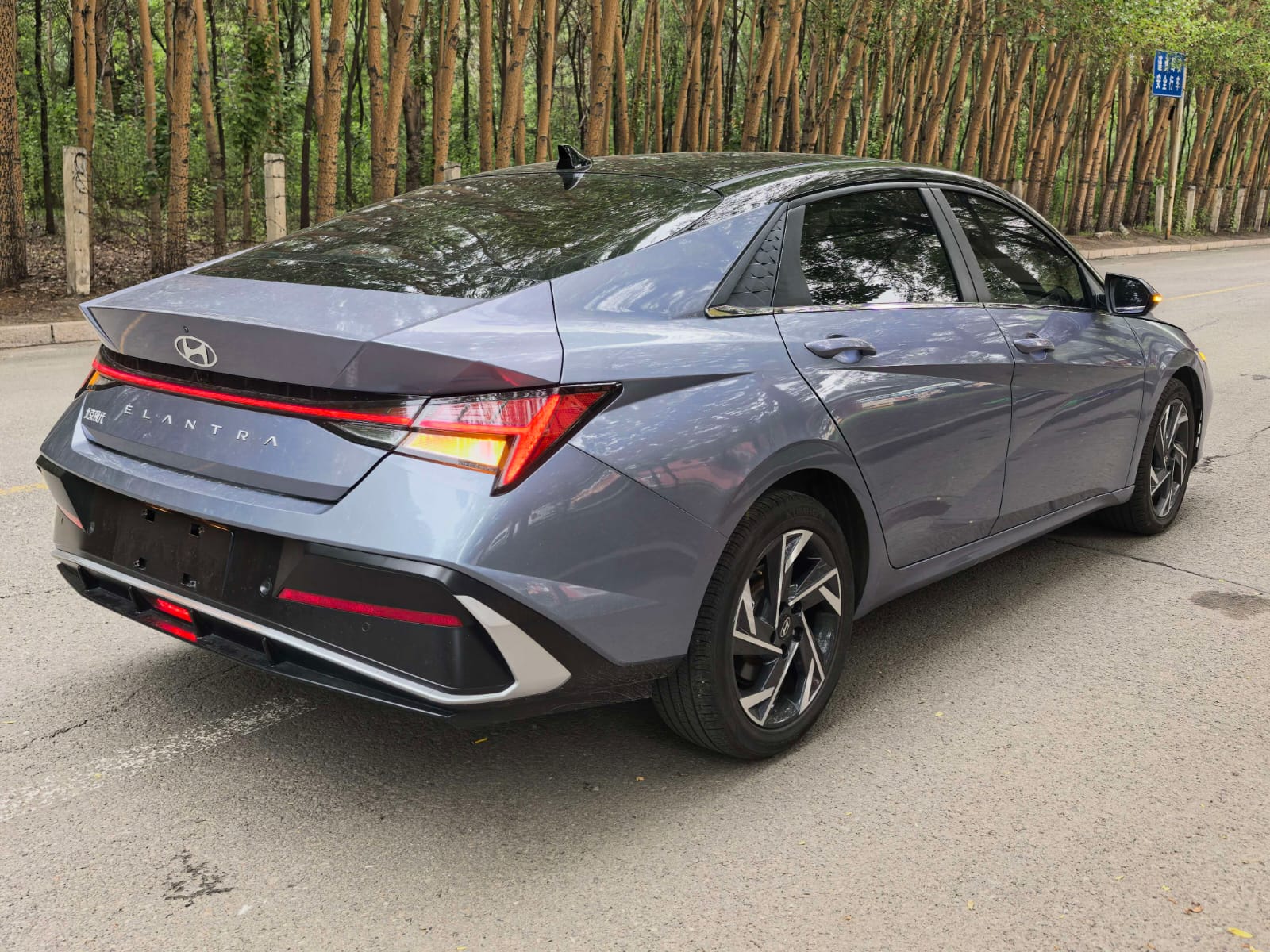 Hyundai Elantra 1.5L CVT LUX