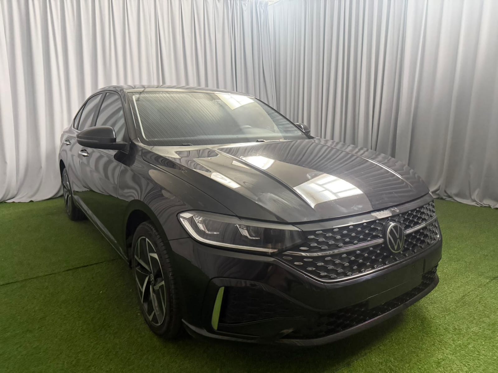 Volkswagen Lavida 280TSI DSG Звездная версия