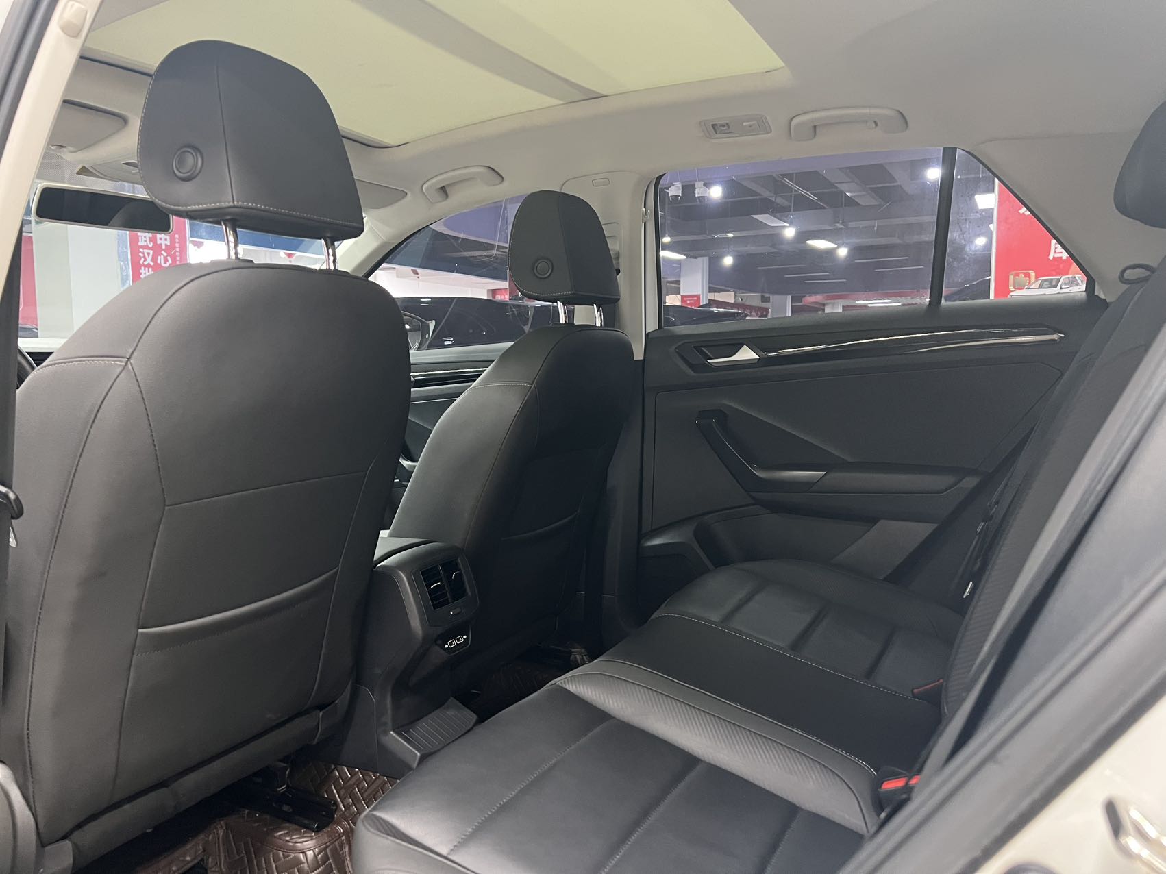 Volkswagen T-Roc Tango 280TSI DSG