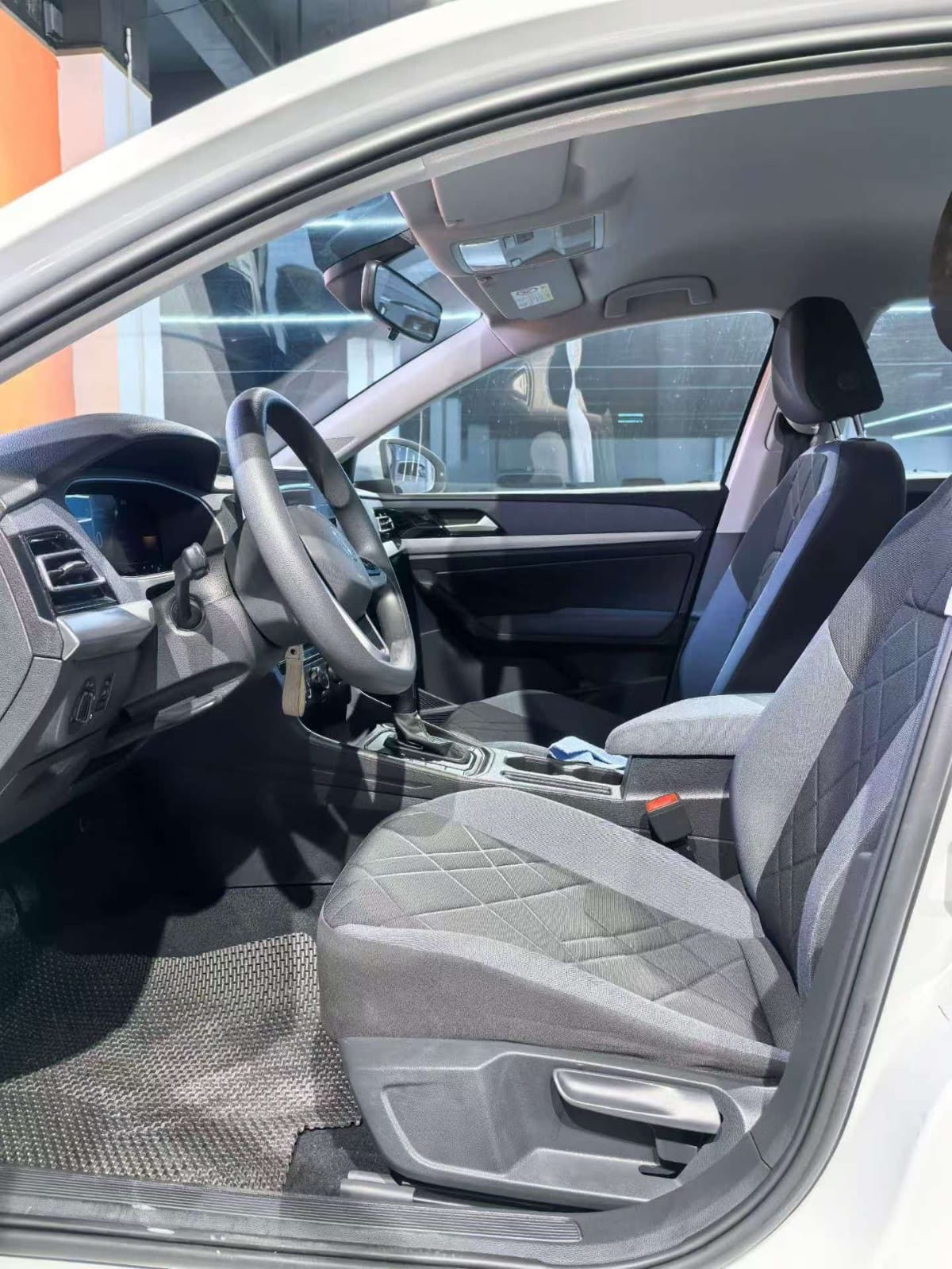 Volkswagen Lavida 1.5L