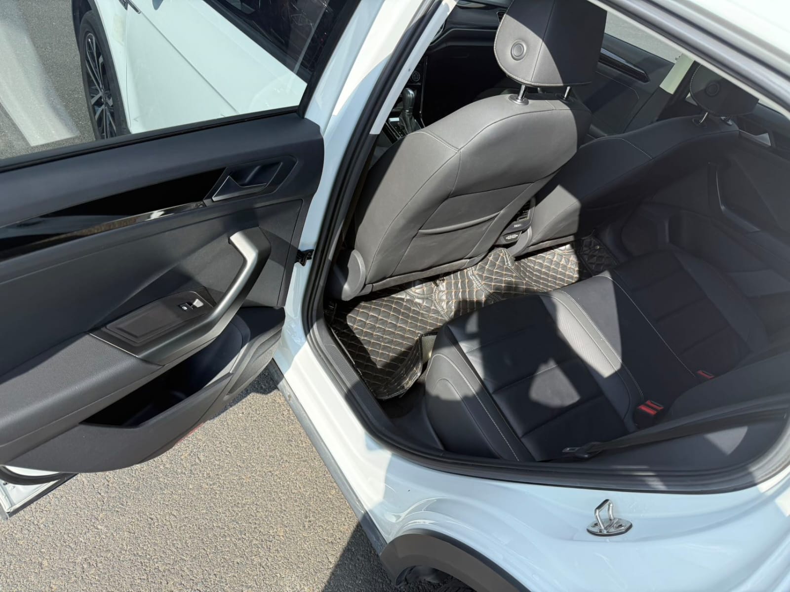 Volkswagen T-Roc Tango 280TSI DSG Enjoy PLUS