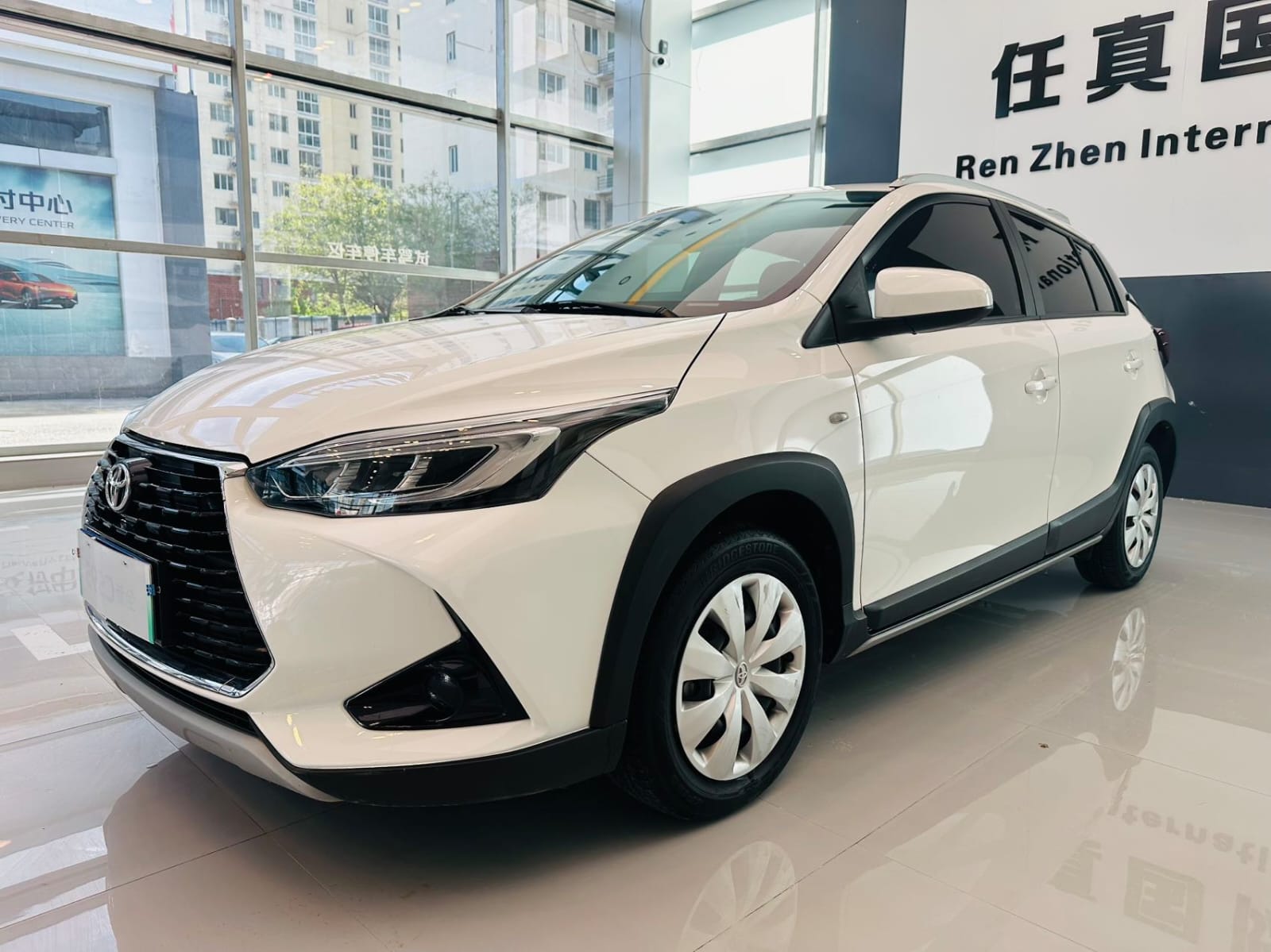 Toyota YarisL Glee X 1.5L CVT Leading PLUS Edition