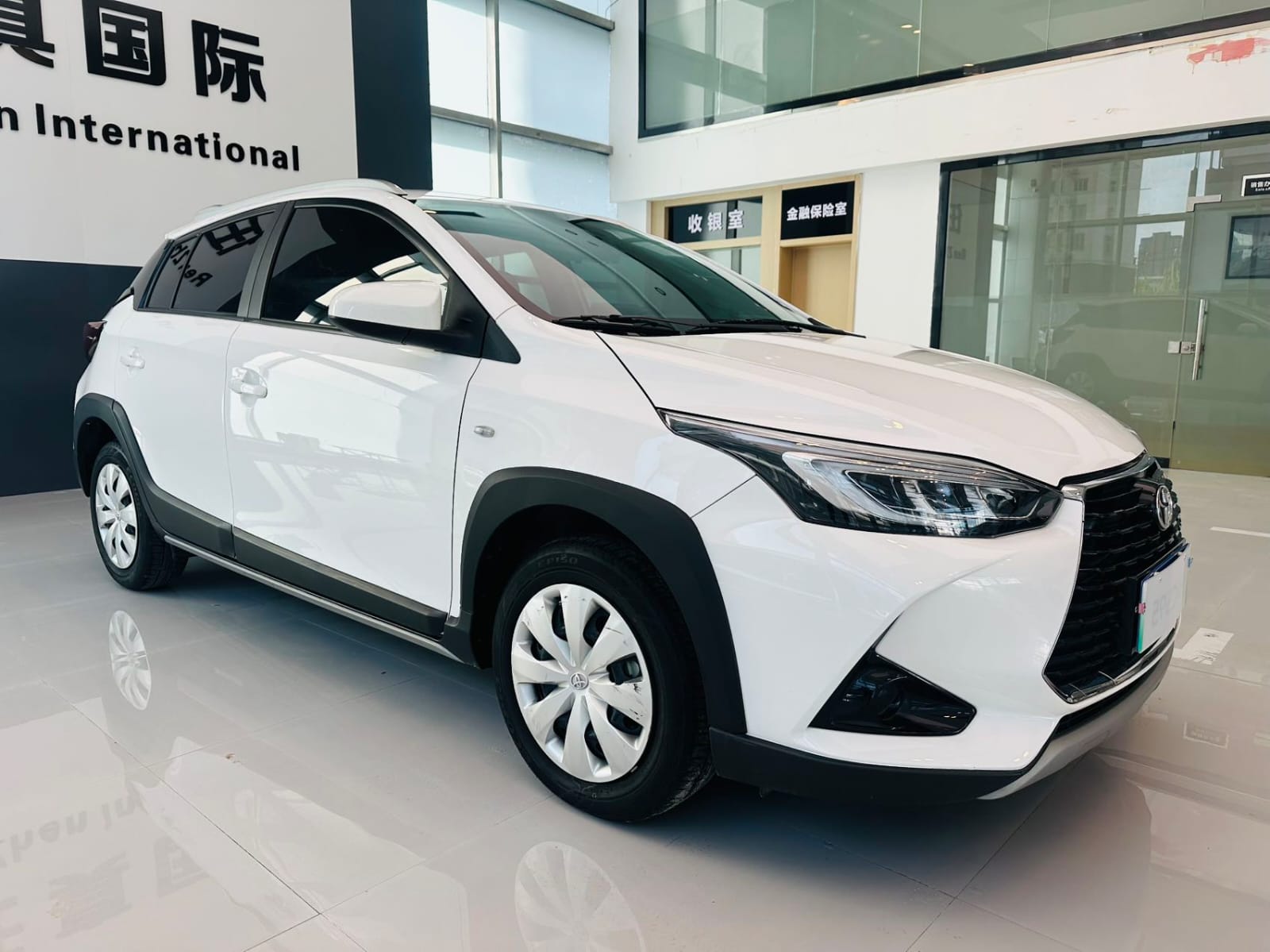 Toyota YarisL Glee X 1.5L CVT Leading PLUS Edition