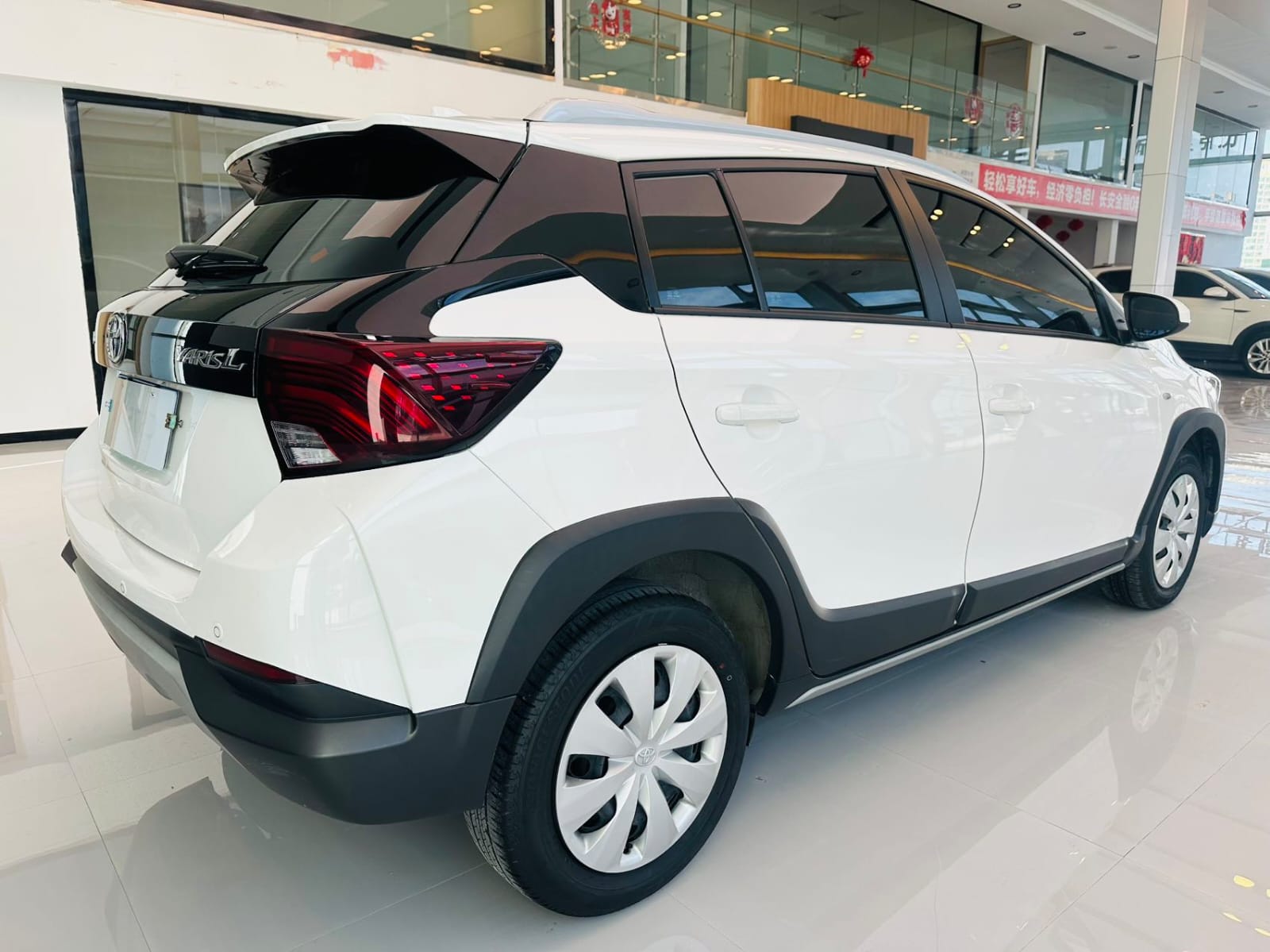 Toyota YarisL Glee X 1.5L CVT Leading PLUS Edition