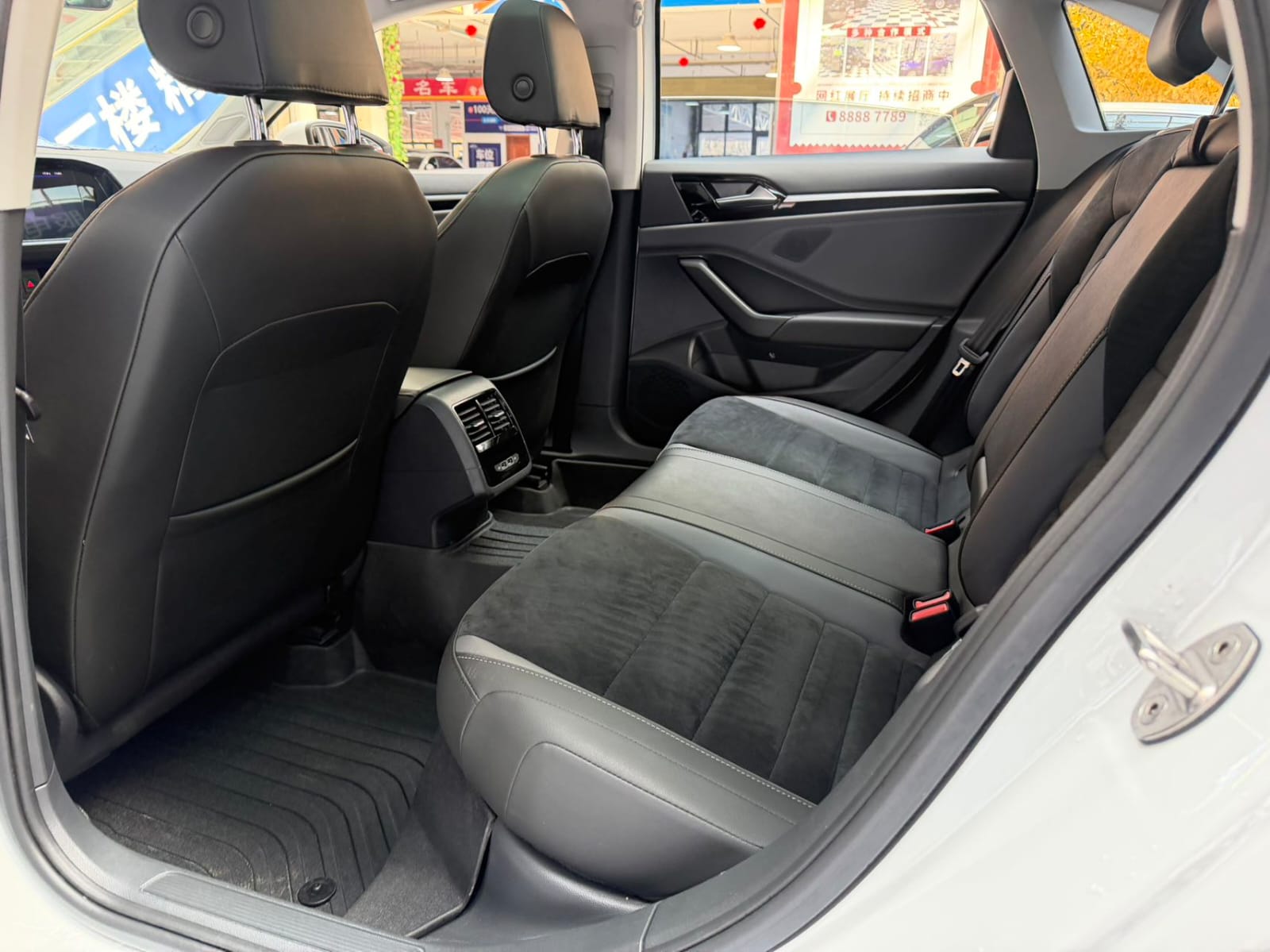 Volkswagen Sagitar 280TSI DSG