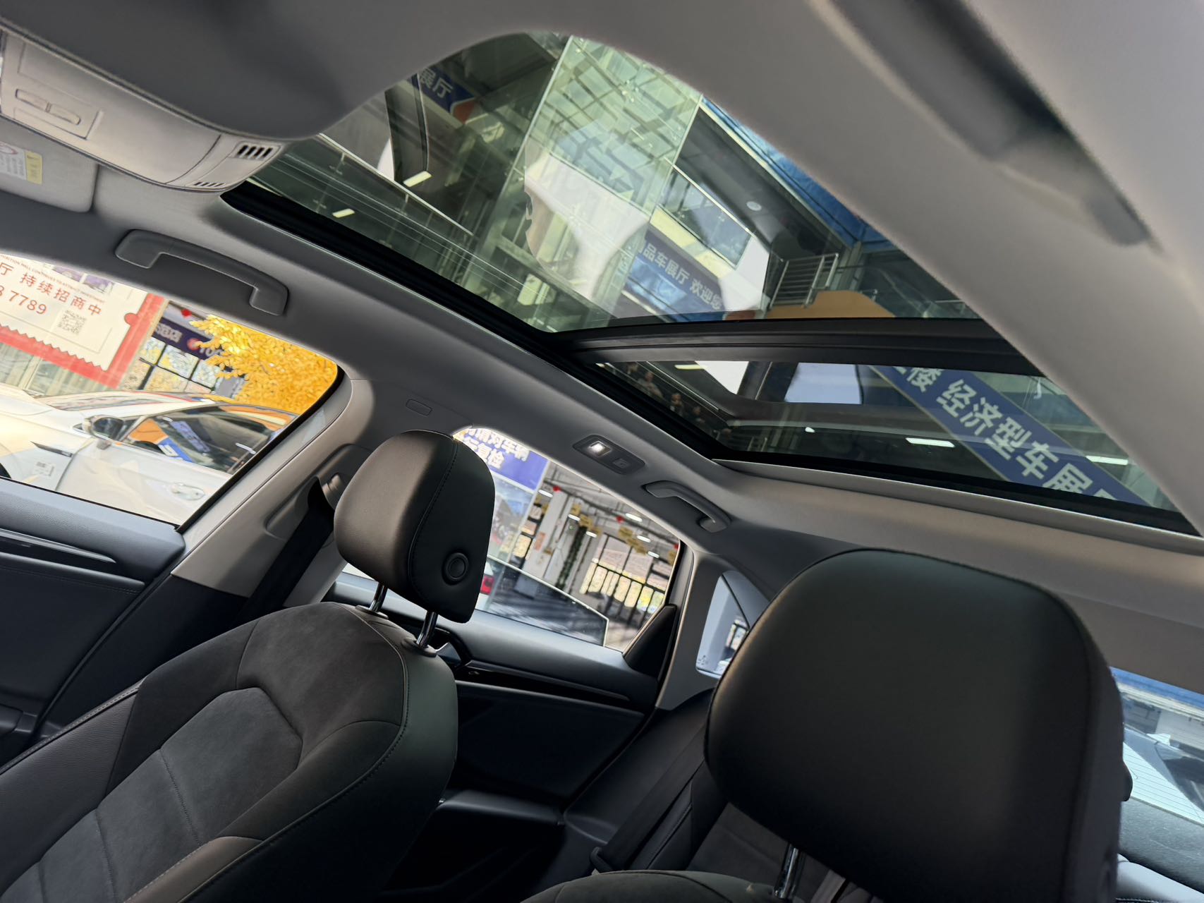 Volkswagen Sagitar 280TSI DSG