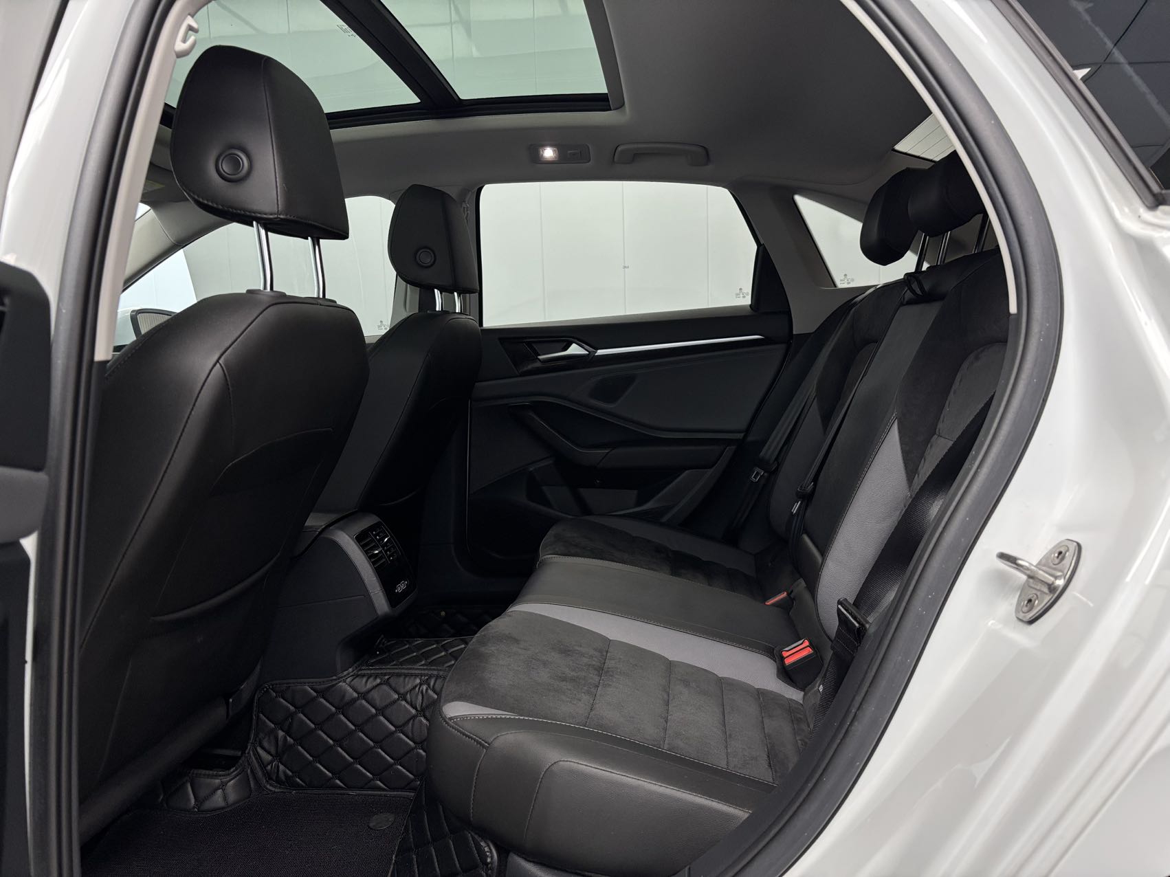 Volkswagen Sagitar 280TSI DSG Excellence