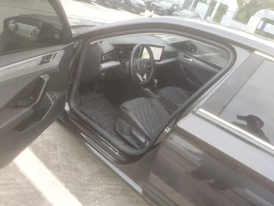 Volkswagen Sagitar 280TSI DSG Overpass