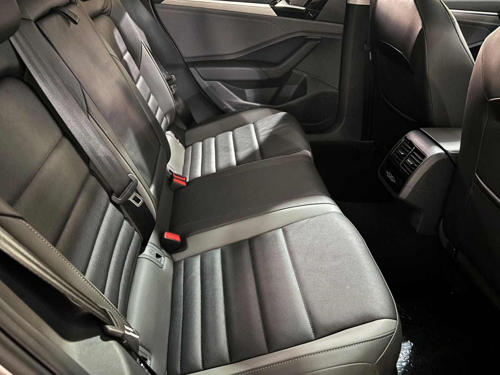 Volkswagen Sagitar 280TSI DSG Overpass