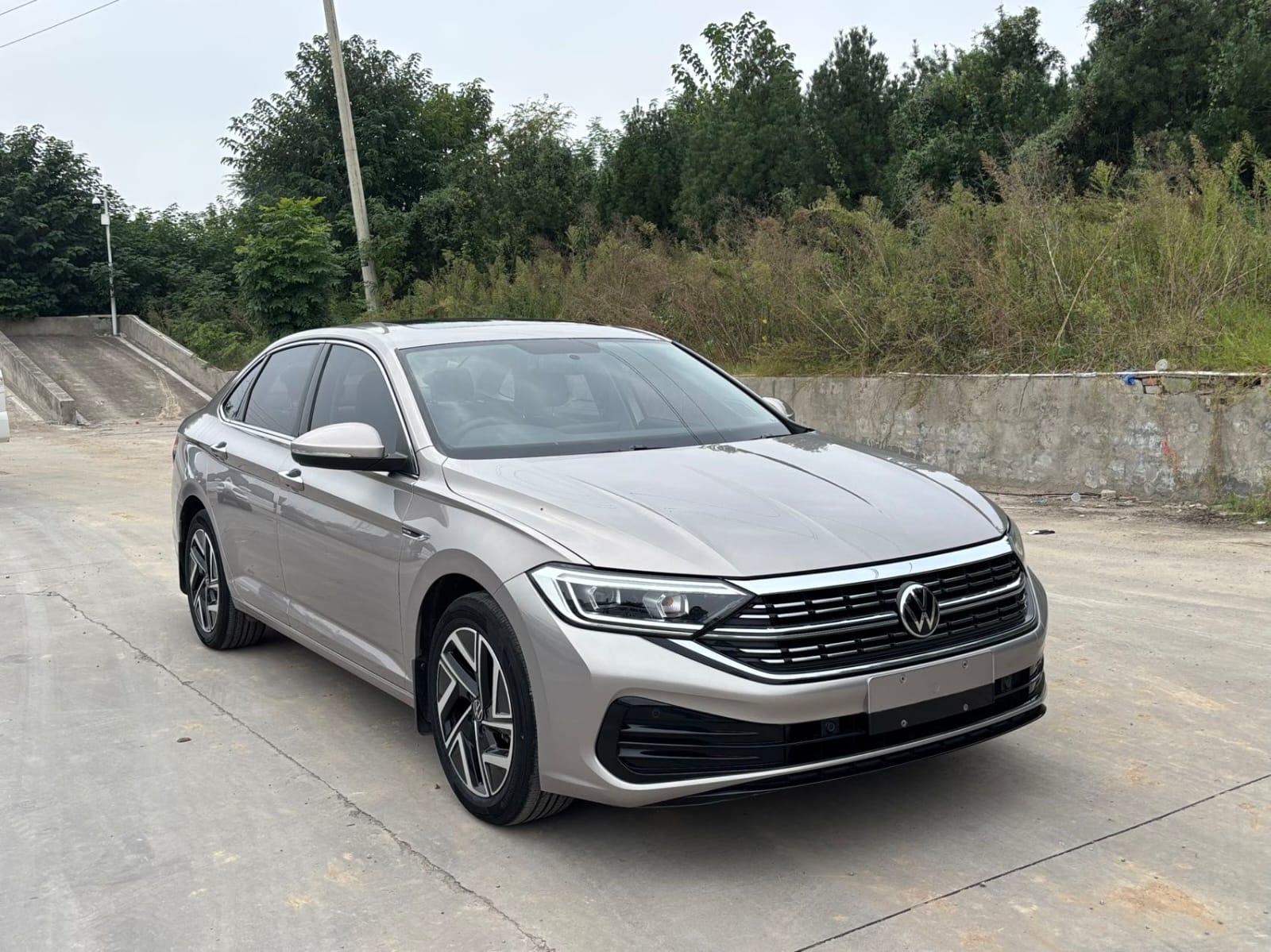 Volkswagen Sagitar 280 Lite
